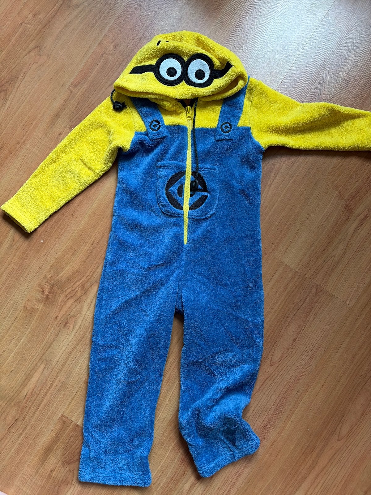 Minions Onesie - 3-5 jaar, Kinderen en Baby's, Ophalen, Gebruikt, 122 t/m 128, Jongen of Meisje