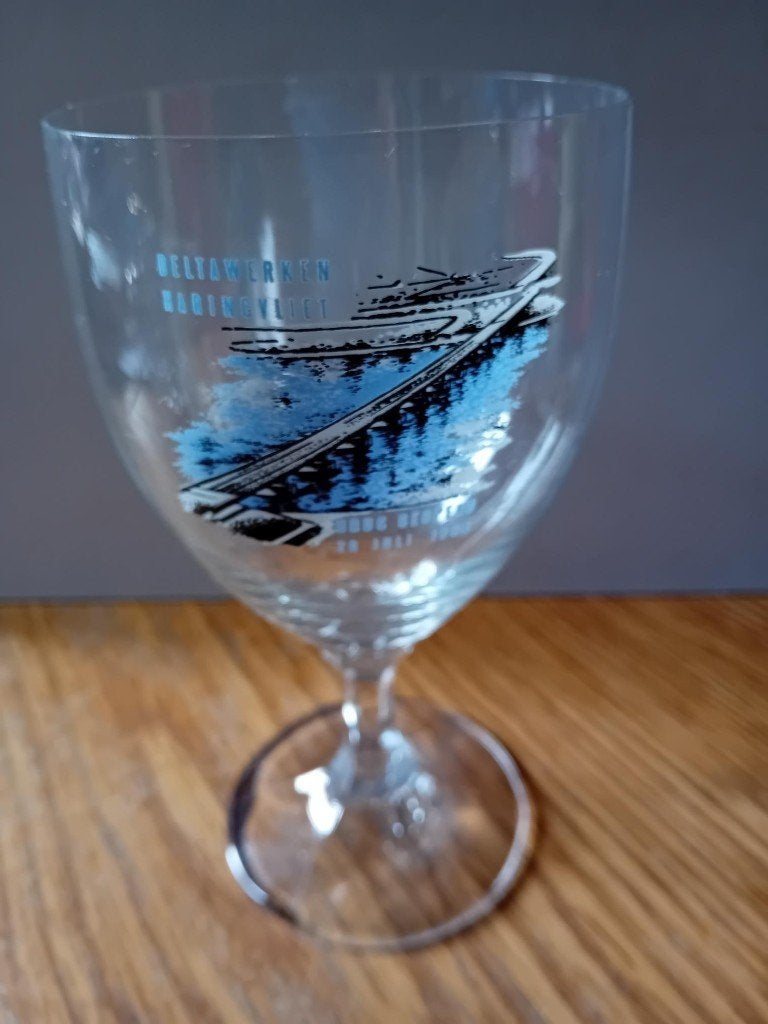 Herinneringsglas Brug geopend 20 juli 1964-Deltawerken Harin, Ophalen of Verzenden, Zo goed als nieuw, Bierglas