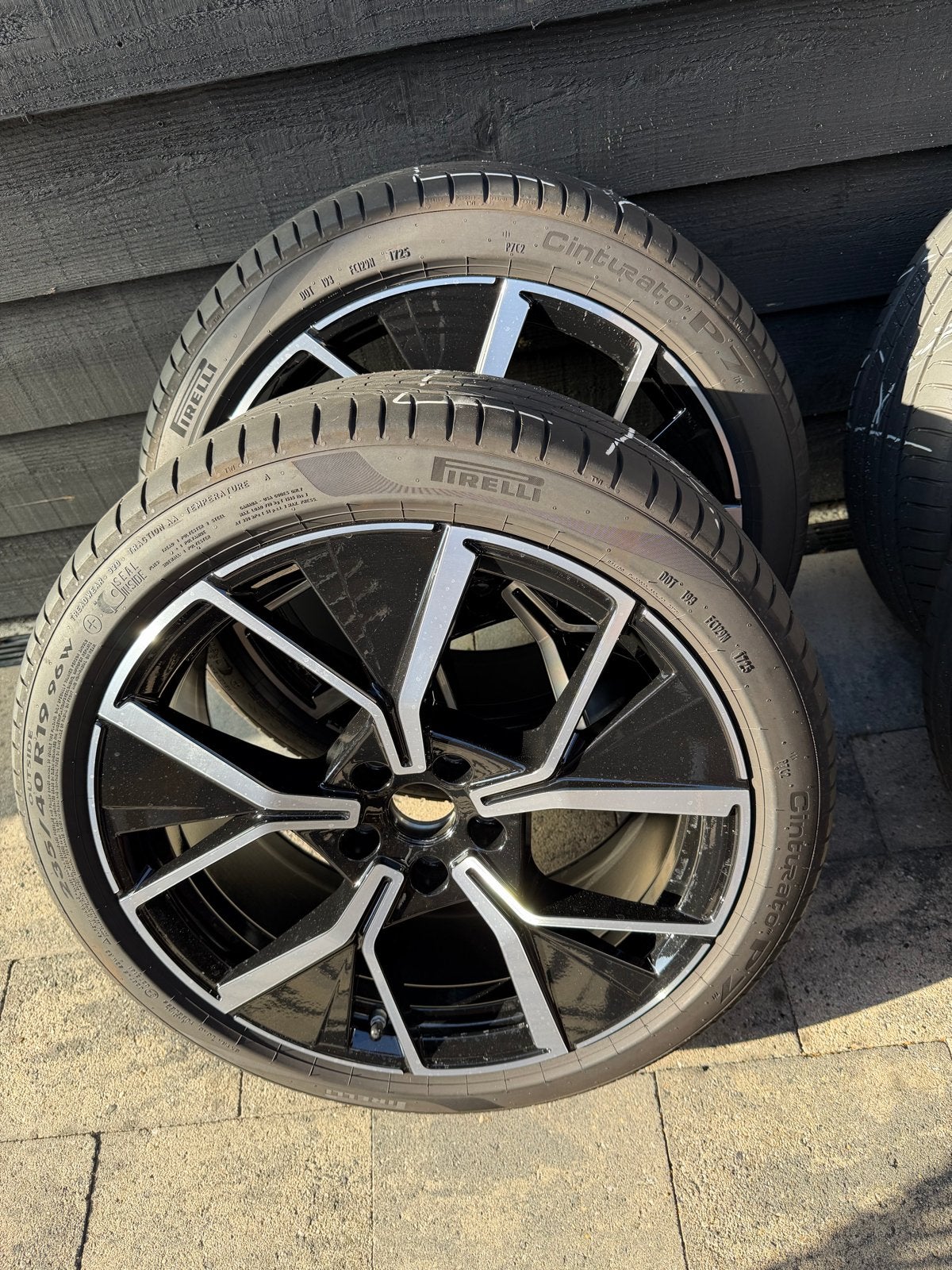 4x Pirelli Cinturato P7 235/40 R19 96W XL (excl. velgen), Auto-onderdelen, Banden en Velgen, Gebruikt, 235 mm, Band(en), Personenwagen