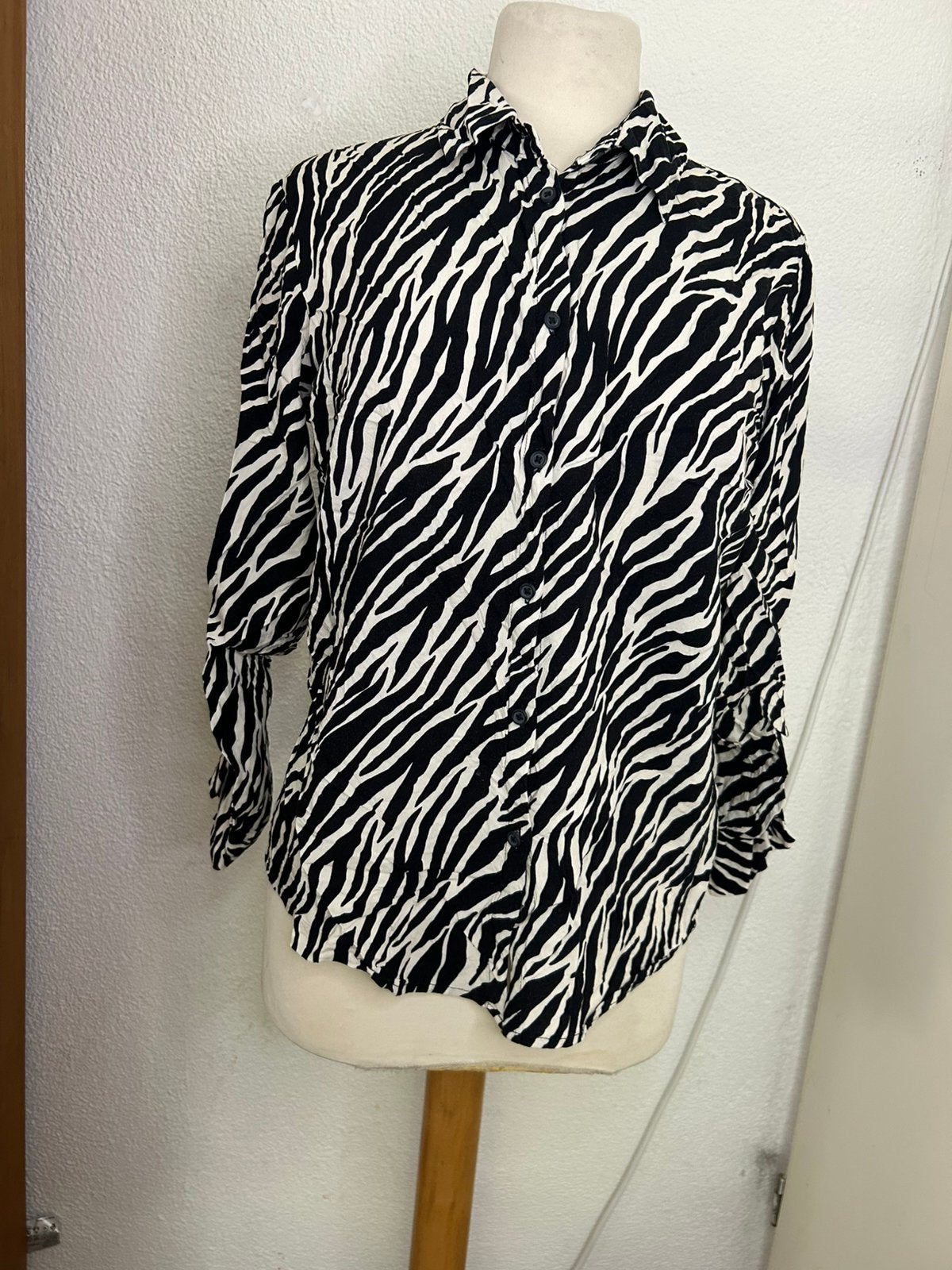 Dames zebra print blouse | Hema | maat M | 100% viscose, Kleding | Dames, Blouses en Tunieken, Ophalen of Verzenden, Zo goed als nieuw
