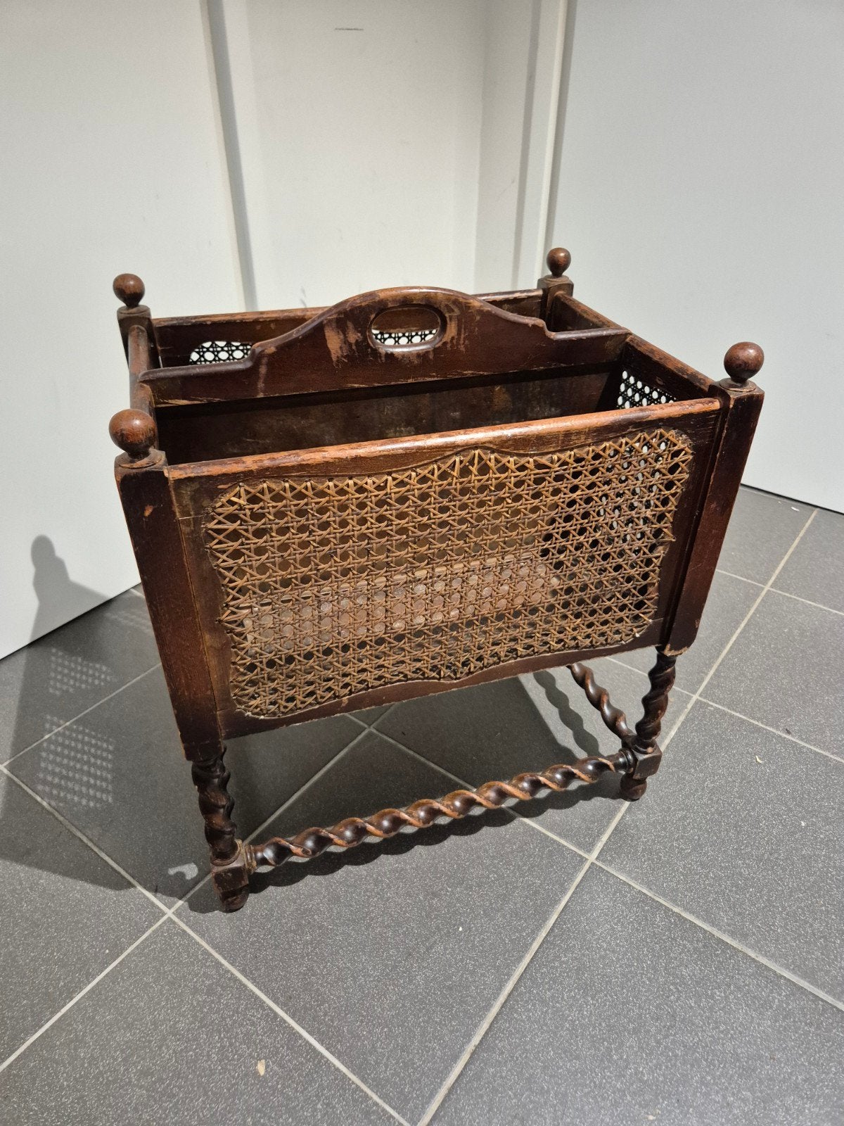 houten lectuurbak circa 1930 krantenbak, Ophalen, Onbekend, Onbekend, Onbekend