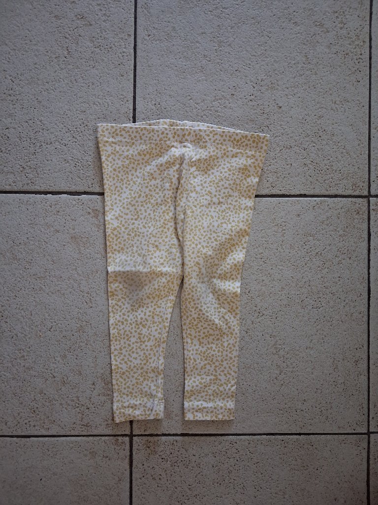 witte legging met okergele stippen maat 74, Kinderen en Baby's, Babykleding | Maat 74, Ophalen, Broekje, Meisje, Zo goed als nieuw