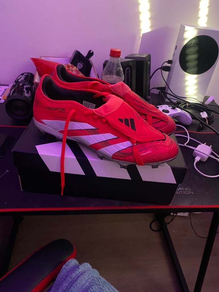 Meerdere voetbalschoenen nike mizuno adidas, Ophalen, Zo goed als nieuw, Schoenen