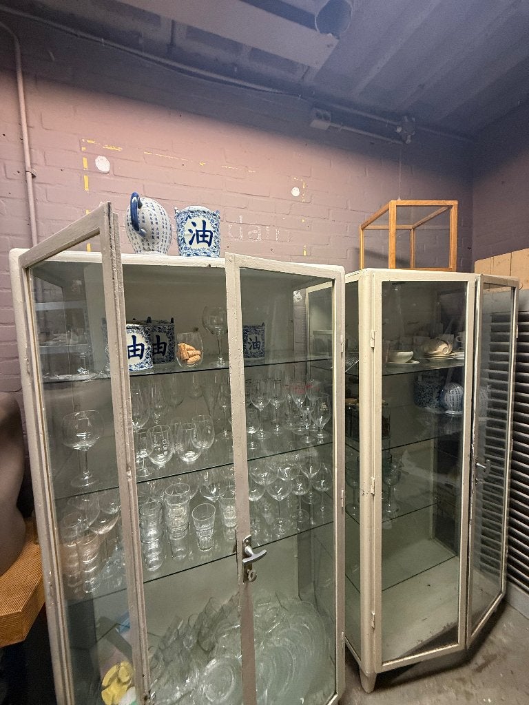 Dokters kast (apothekers kast) vintage, Ophalen