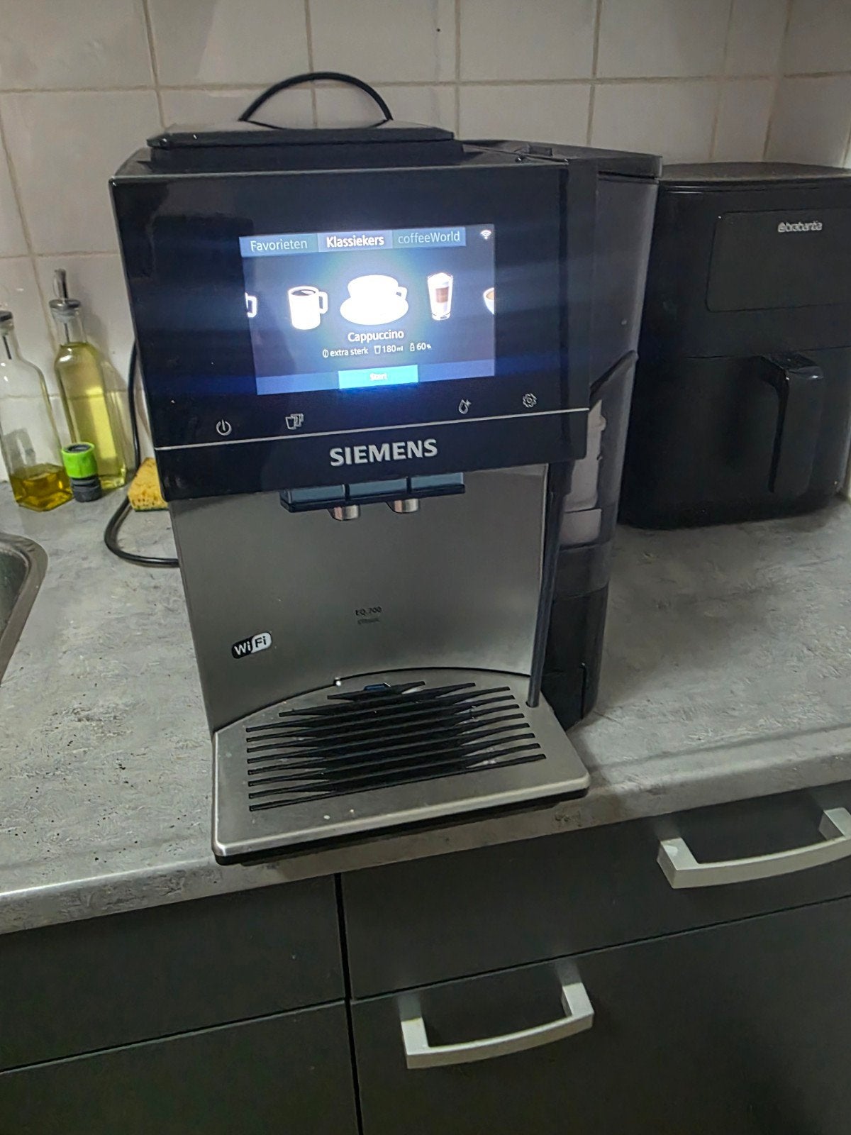 Siemens EQ.700 volautomatische koffiemachine met wifi, Witgoed en Apparatuur, Ophalen, Gebruikt, Koffiemachine, Koffiebonen