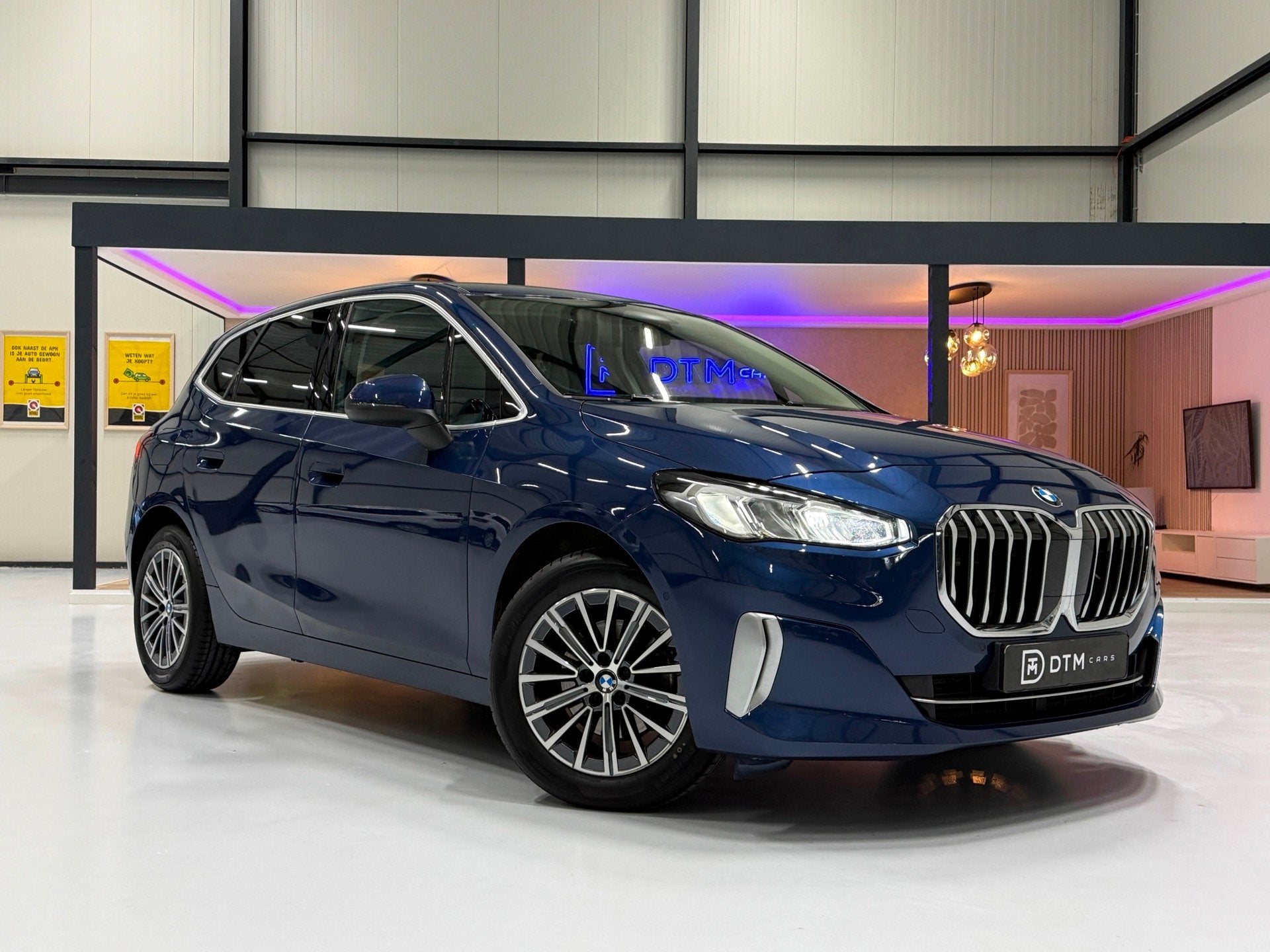 BMW 2-serie Active Tourer 218i AUT 2023 Navi Leder Trekhaak, Auto's, Automaat, Dealer onderhouden, Gebruikt, Blauw