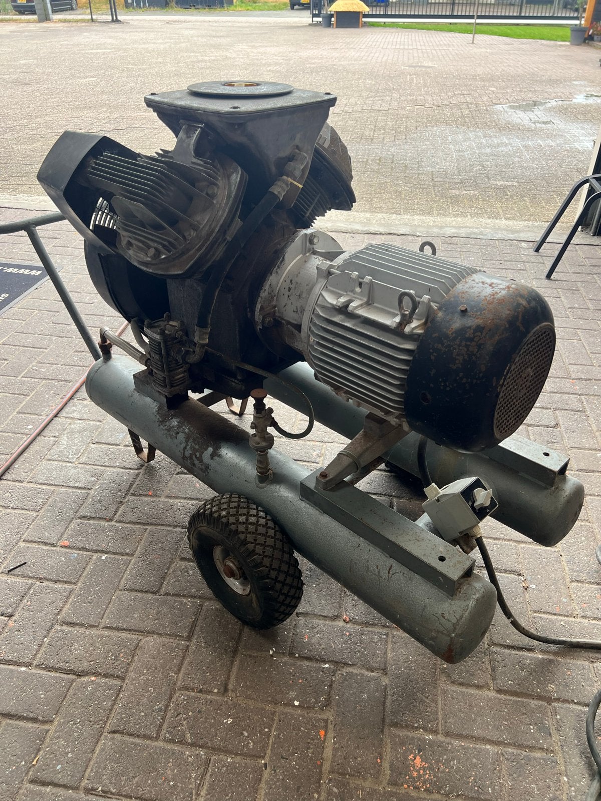 Atlas Copco Airlet LE 11 Compressor - Gebruikt, Ophalen, Gebruikt, 400 tot 800 liter/min, Mobiel