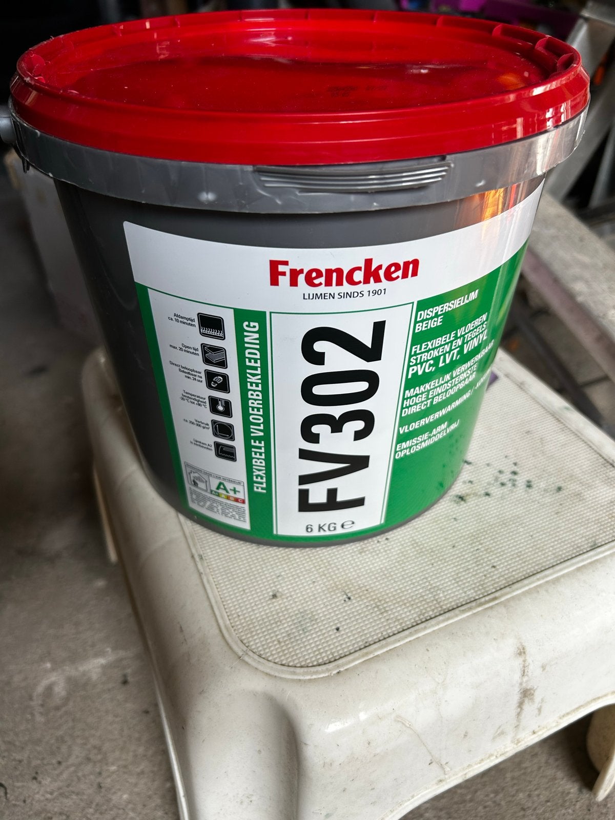 Frencken FV302 Dispersielijm Beige - 6 kg (geopend), Doe-het-zelf en Verbouw, 5 tot 10 liter, Ophalen of Verzenden, Gebruikt, Beige