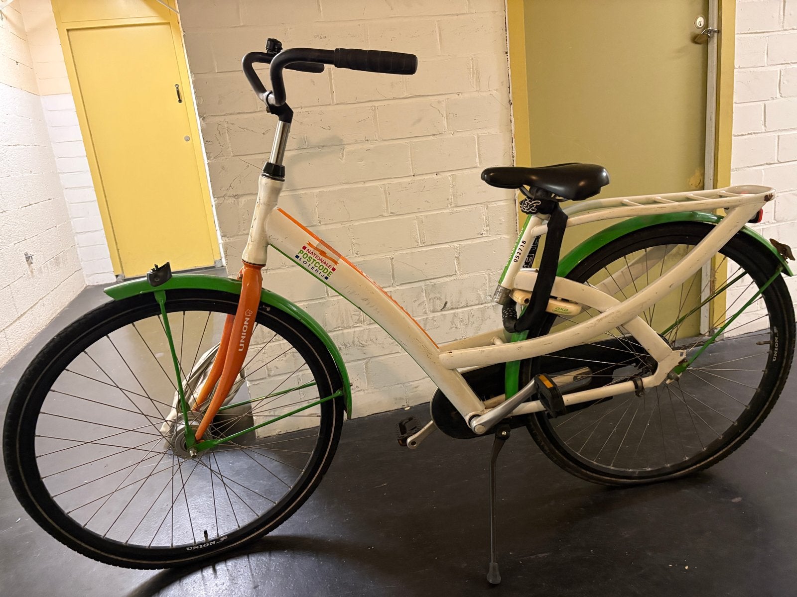 Omafiets - Goede staat (band lek), met fietsslot, Fietsen en Brommers, Fietsen | Dames | Omafietsen, Ophalen, Gebruikt