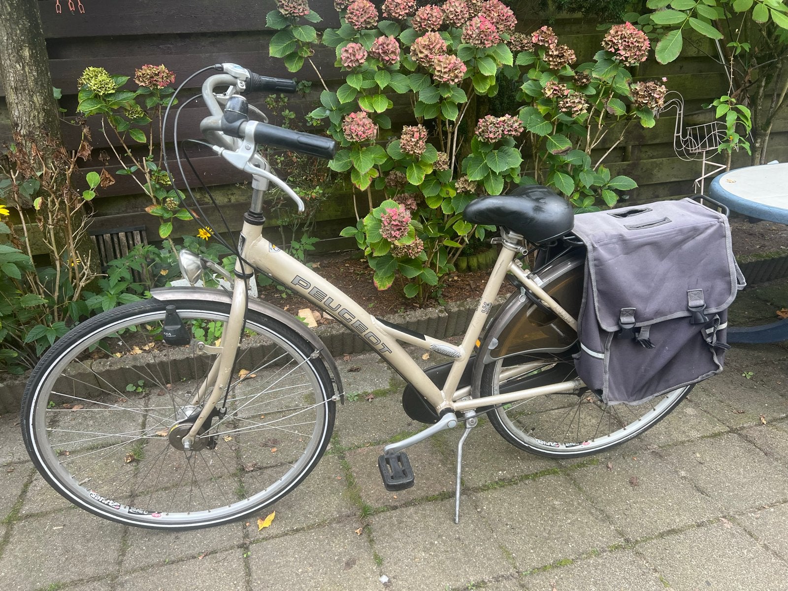 Peugeot Damesfiets met Versnellingen en Fietstassen, Overige merken, Velgrem, Versnellingen, Ophalen of Verzenden