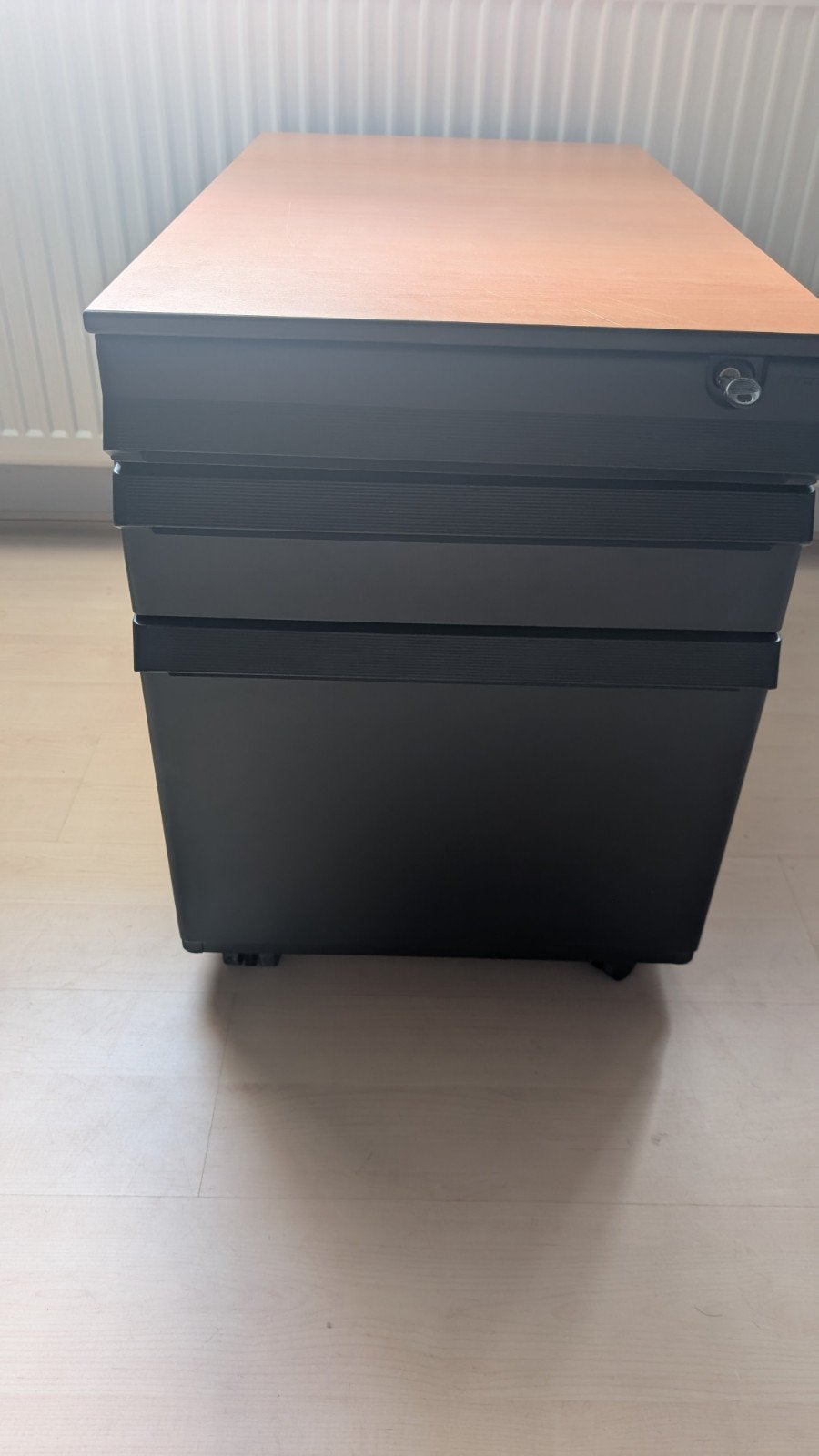 Zwart stalen verrijdbare ladekast, Ophalen, 50 tot 100 cm, 3 of 4 laden, Minder dan 100 cm