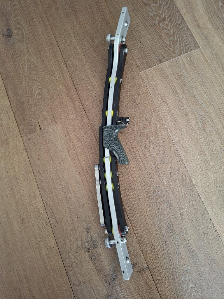 Spigarelli Revolution + Uukha EX1 Monolith Carbon recurve, Sport en Fitness, Handboogschieten, Ophalen