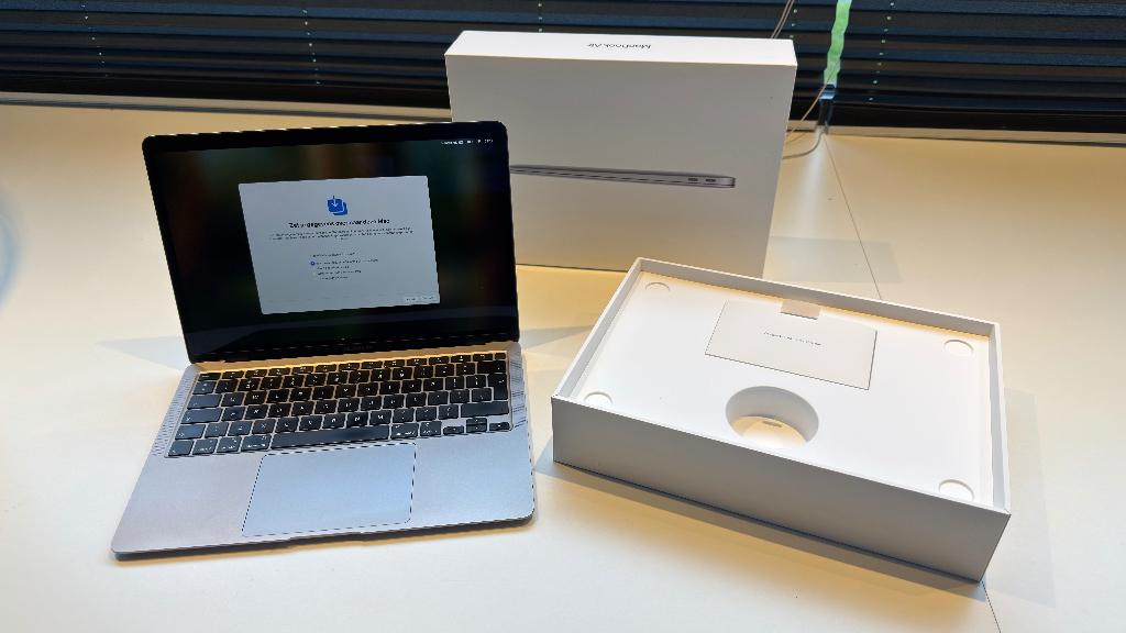 MacBook Air 13-inch 10th Gen 512GB Space Gray 2020, Gebruikt, Qwerty, 13 inch, Minder dan 2 Ghz