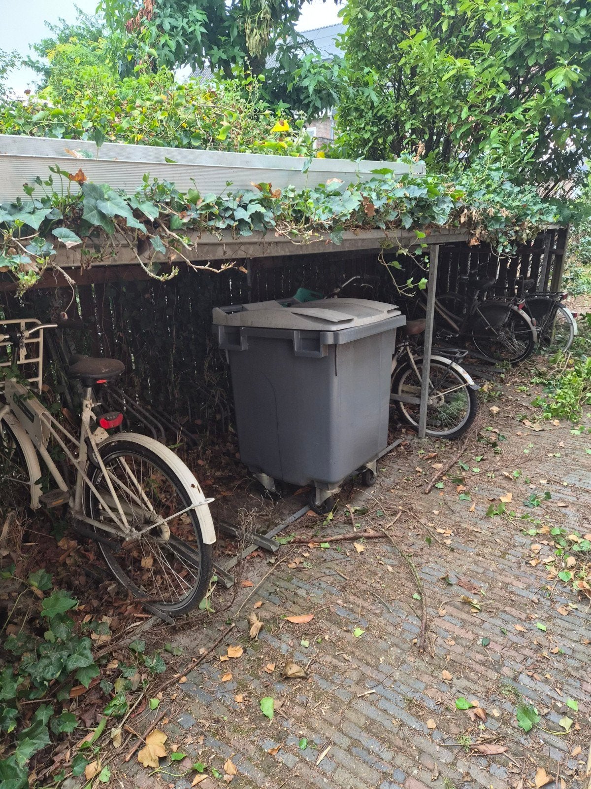 Fietsenstalling met overkapping - Gebruikt, Ophalen, Gebruikt