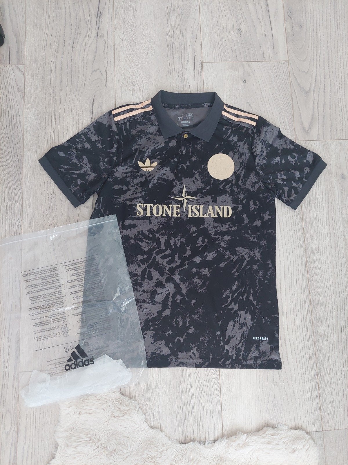 Ajax Stone Island Special Voetbalshirt Maat S, Sport en Fitness, Voetbal, Maat S, Verzenden, Nieuw, Shirt