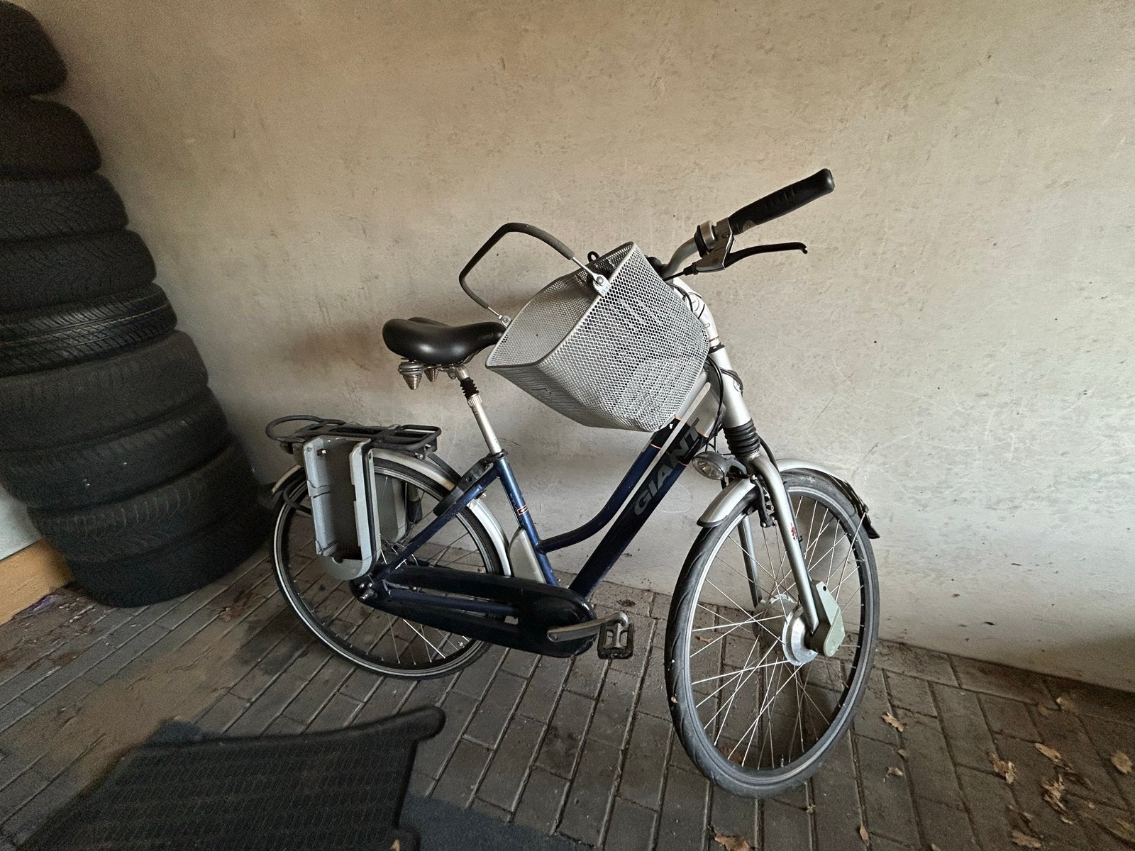 Giant elektrische fiets (accu's defect), Fietsen en Brommers, Ophalen, Gebruikt, Minder dan 30 km per accu, Giant