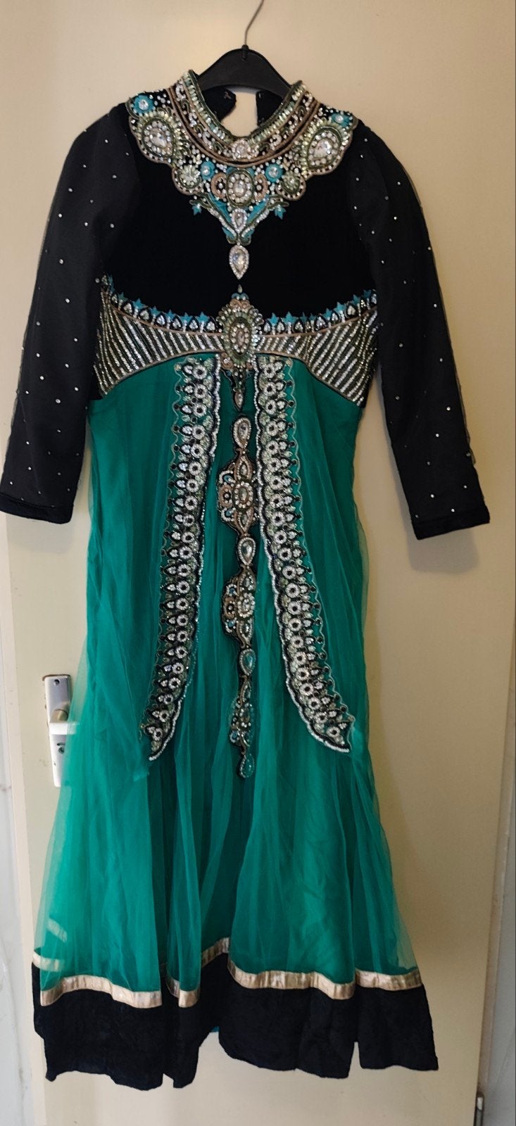 Nieuwe Indiase jurk, maat 40, zwart met turquoise en goud, Maat 38/40 (M), Galajurk, Zwart, Nieuw