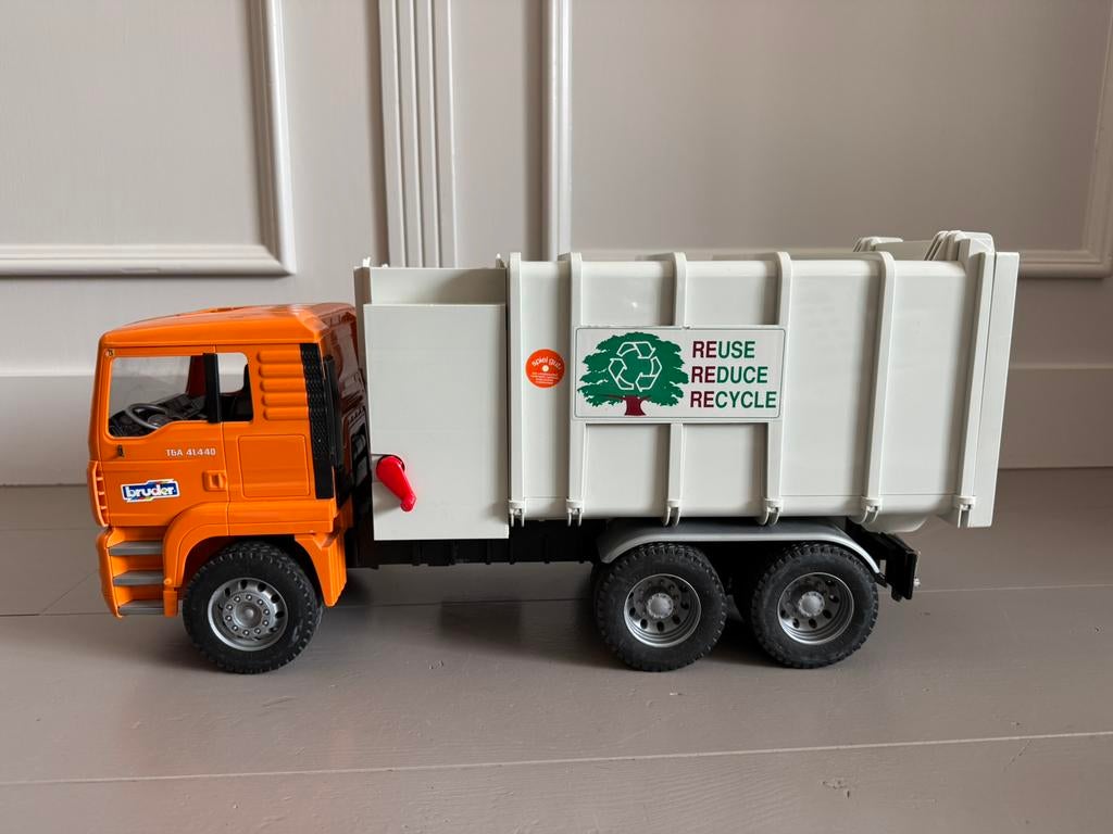 Bruder vuilniswagen, Ophalen, Gebruikt