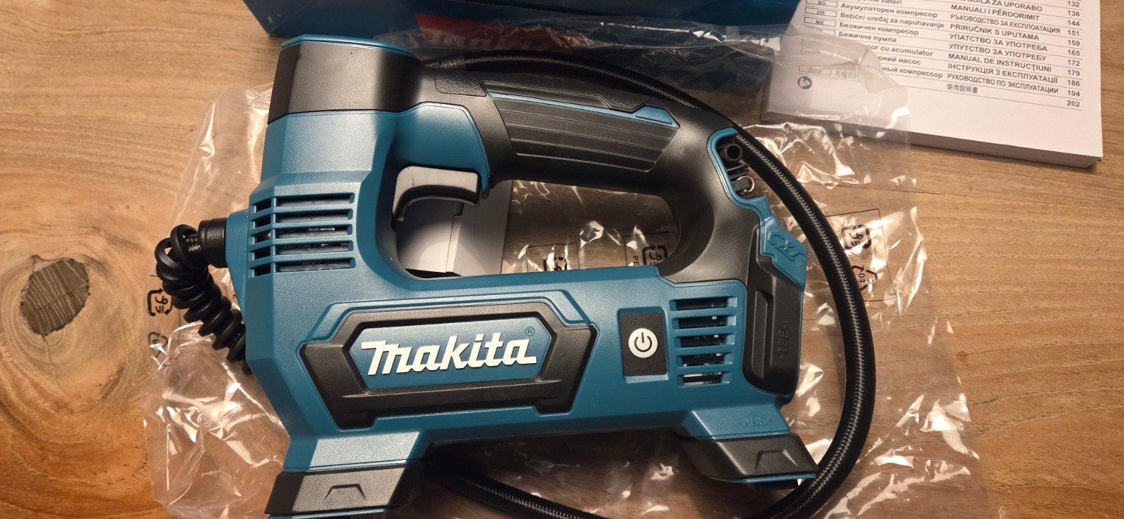 Nieuwe Makita luchtpomp compressor MP100DZ CXT 12 V Max, Doe-het-zelf en Verbouw, Ophalen of Verzenden, Nieuw