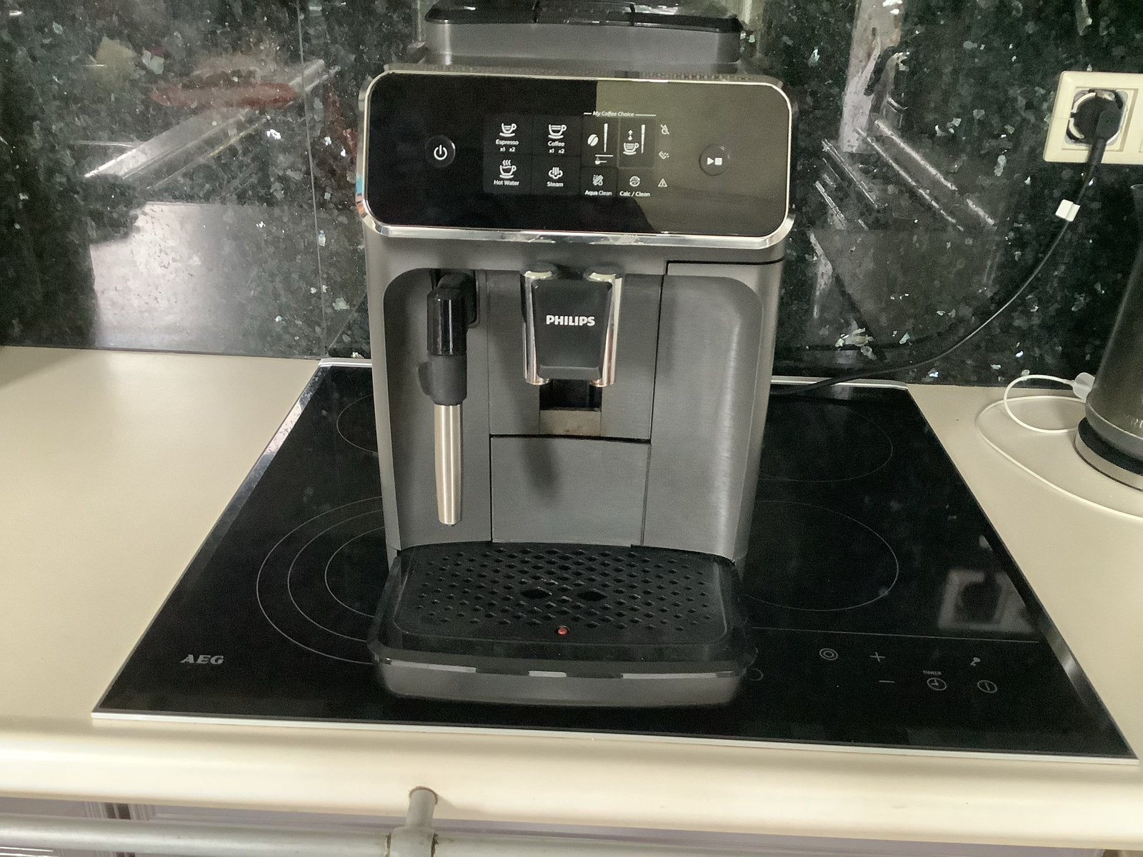 Philips 2200 EP2224/10 Espressomachine Koffiemachine, Witgoed en Apparatuur, Koffiezetapparaten, Afneembaar waterreservoir, Gebruikt
