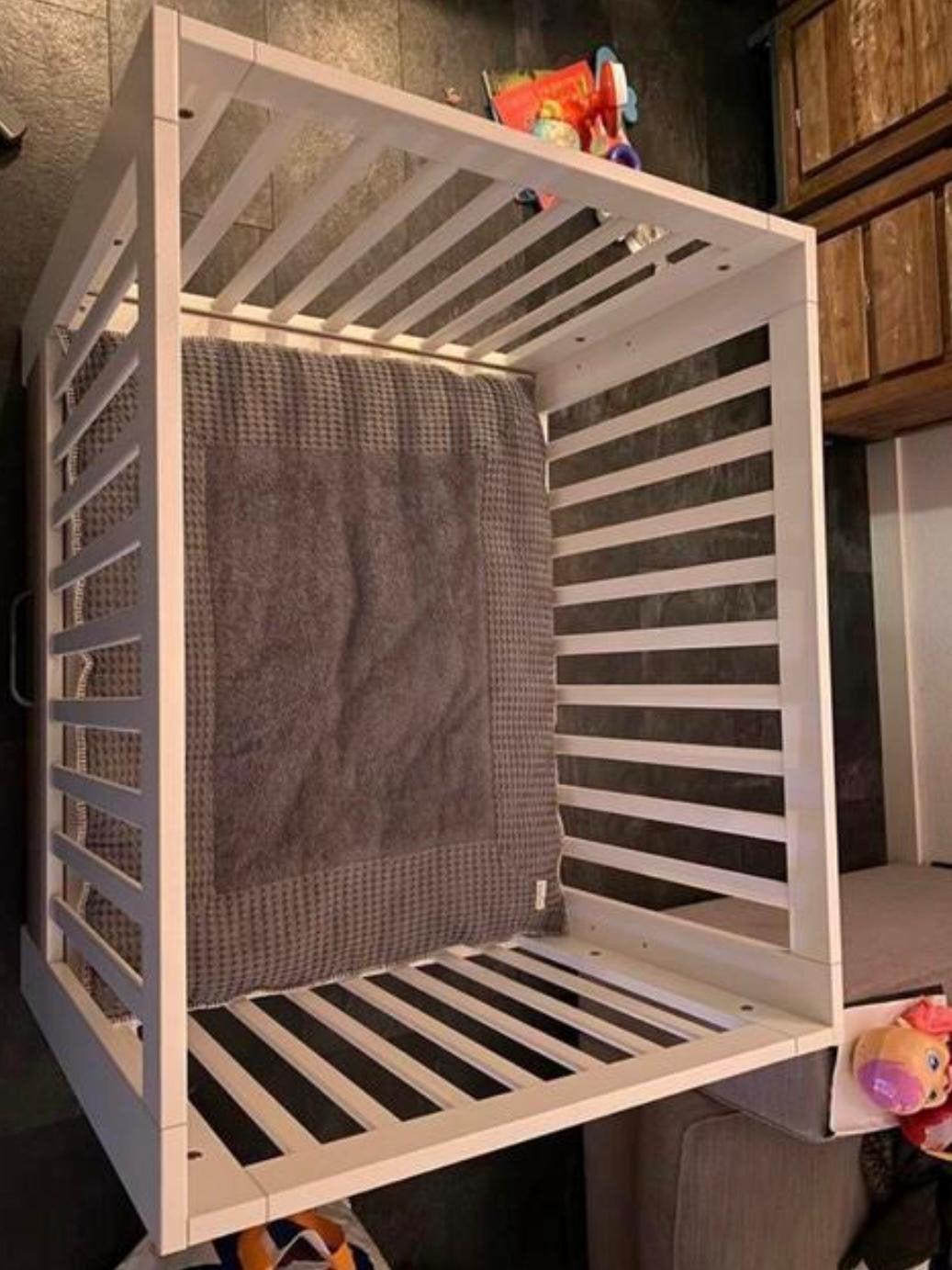 Box met Koeka boxkleed en boxmatras - Grijs, Ophalen, Gebruikt, Vierkant, Boxkleed