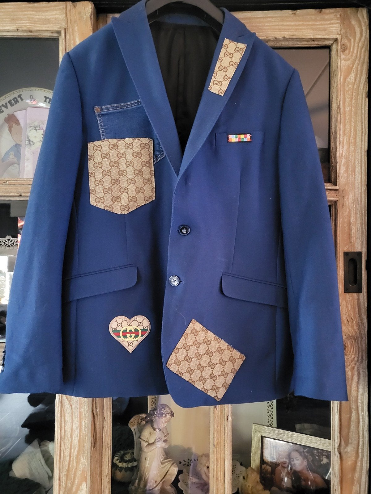 Unieke Remade Fashion Blazer met Gucci Patches - Maat M/L, Kleding | Dames, Ophalen of Verzenden