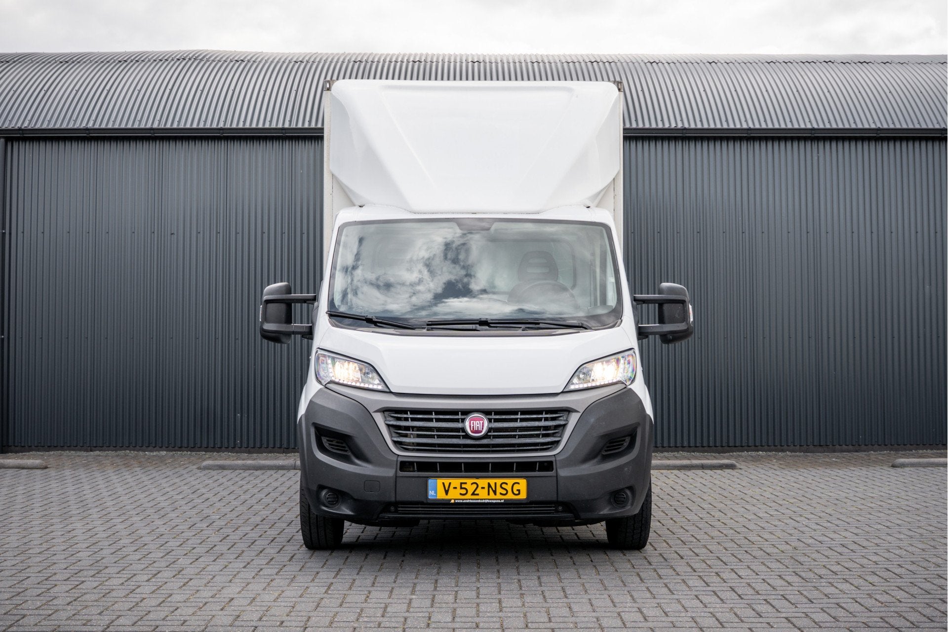 Fiat Ducato 2,3 140PK | Bakwagen met laadklep | 3-Zits | LED, Auto's, Stof, Gebruikt, 2565 kg, Wit