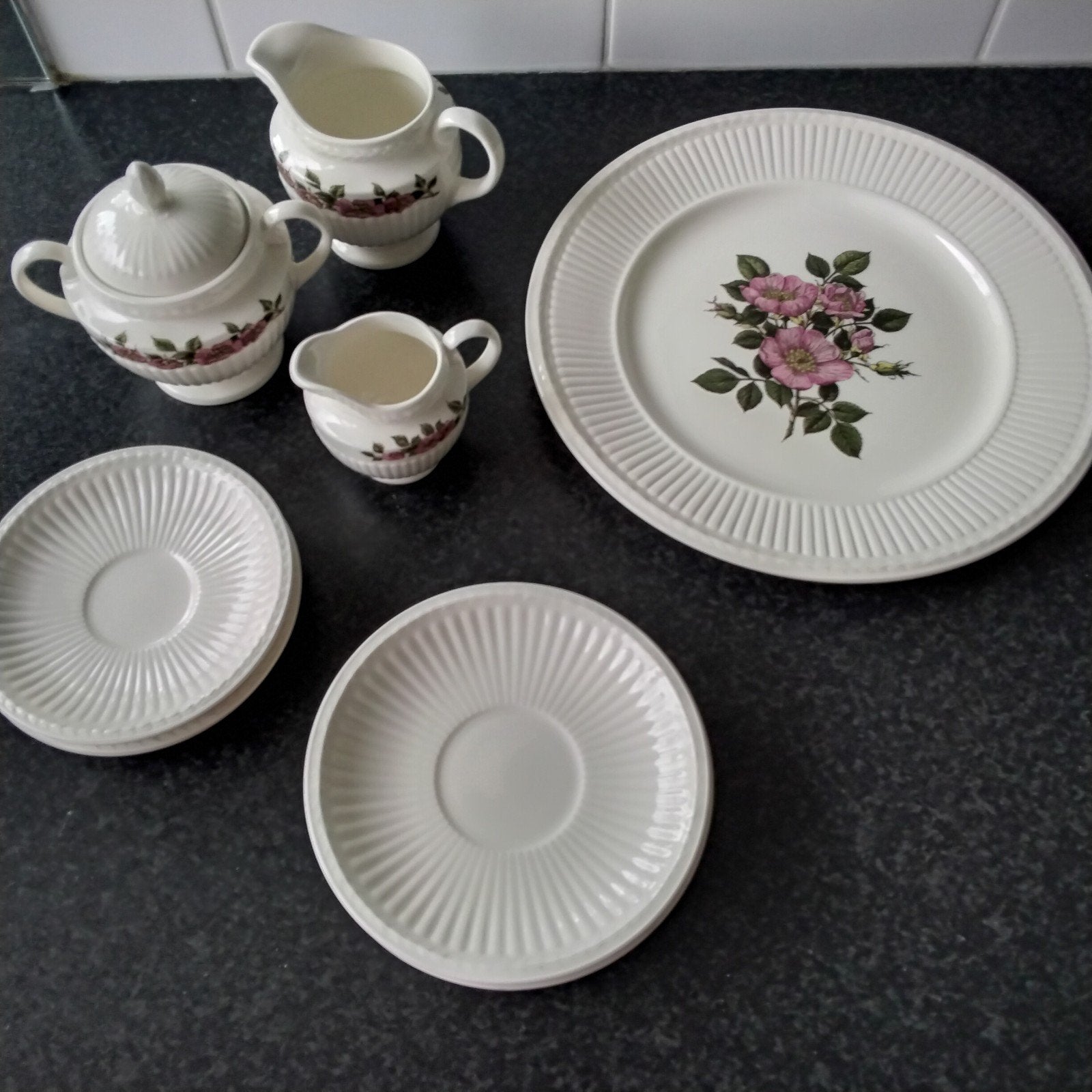 Wedgwood briar rose items, Ophalen of Verzenden, Zo goed als nieuw, Porselein, Bord(en)