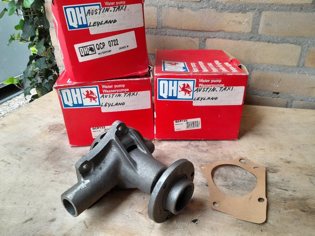 3x WATERPOMP - NIEUW - AUSTIN LEYLAND TAXI - 1 koop €50,-, Auto-onderdelen, Verzenden, Nieuw, Austin