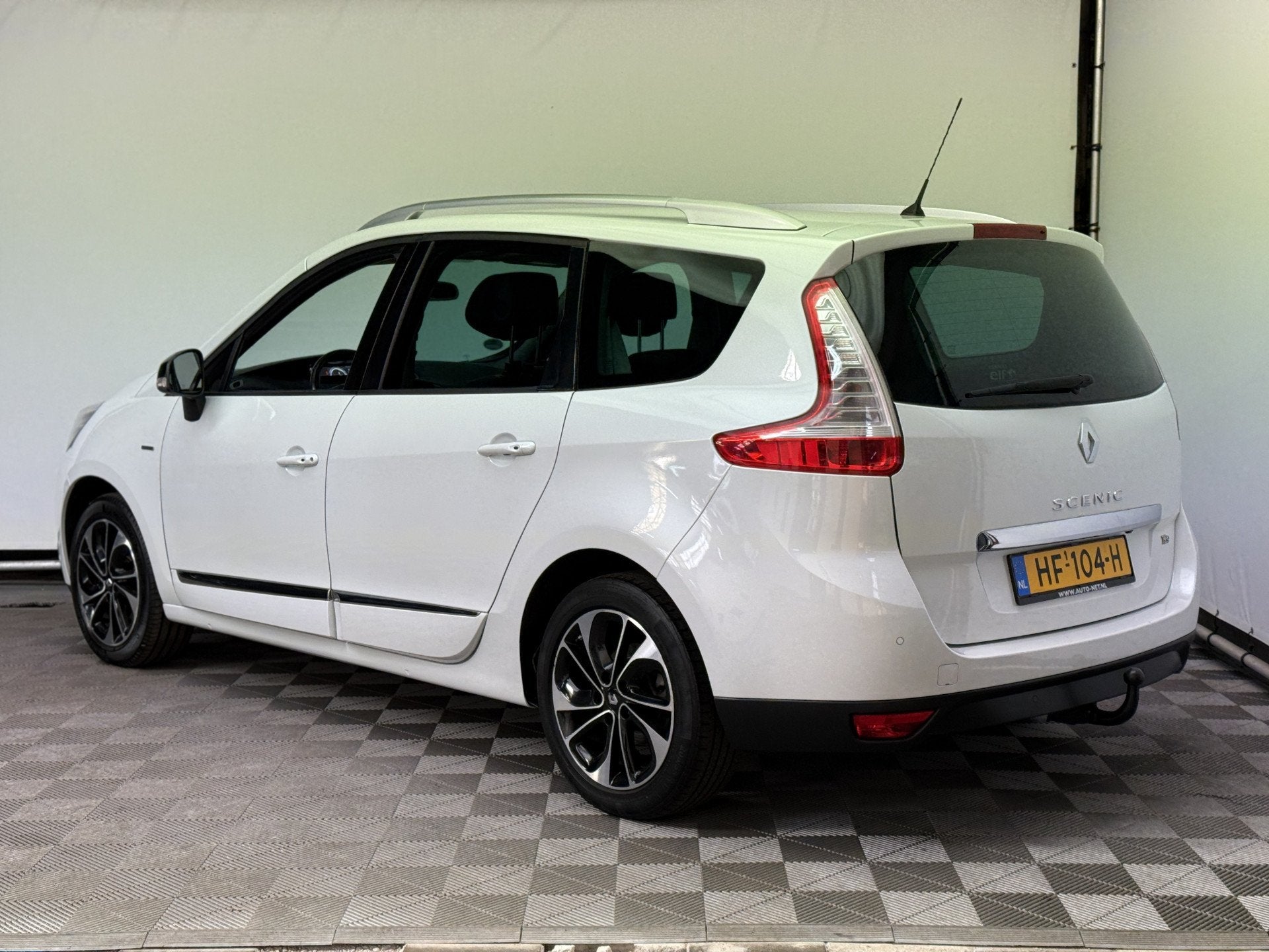 Renault Grand Scénic 1.2 TCe Bose Navi PDC Trekhaak NL Auto, Voorwielaandrijving, Gebruikt, 4 cilinders, Met garantie (alle)