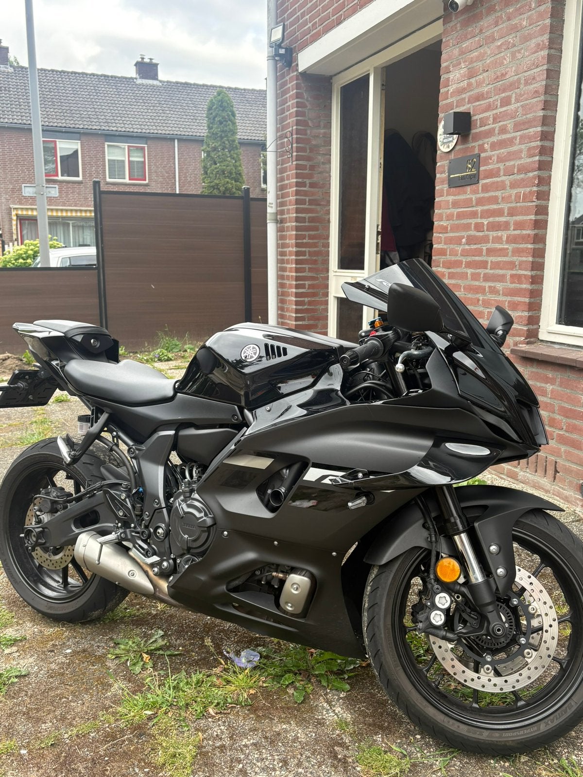 Yamaha R7, Motoren, Particulier
