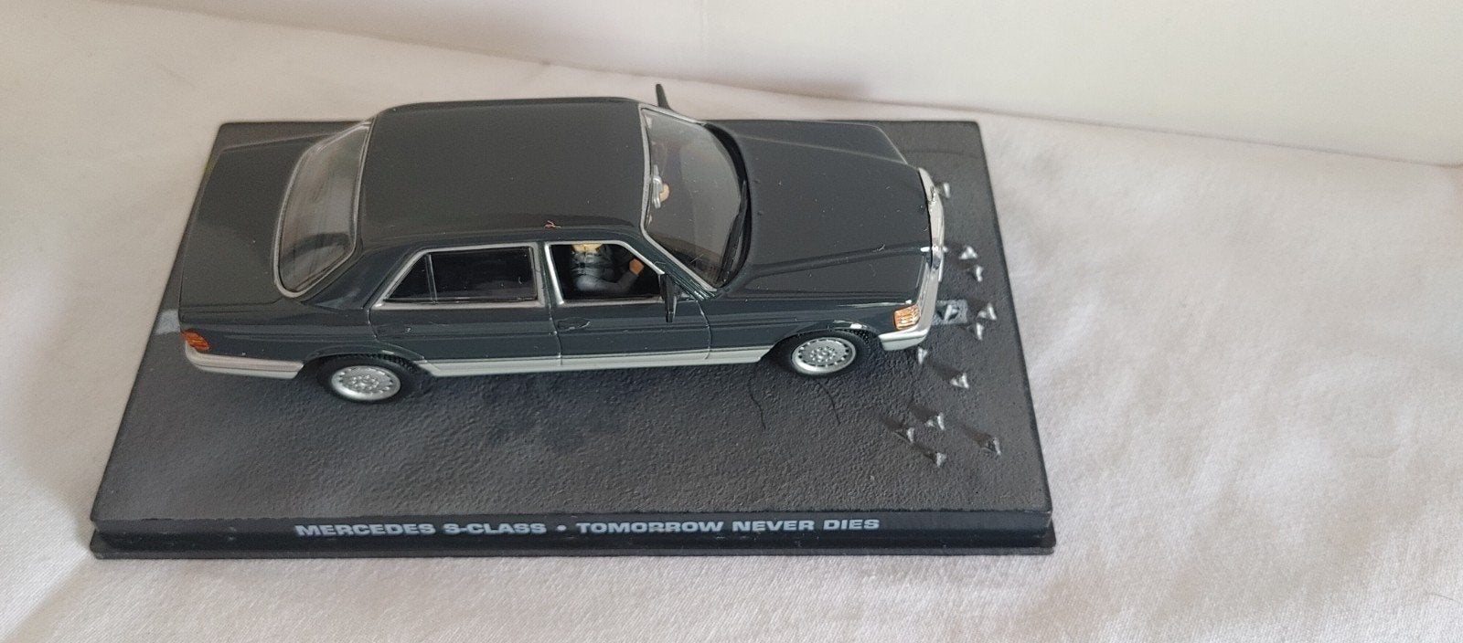 James bond Collection 1:43 mercedes S klasse, Hobby en Vrije tijd, Modelauto's | 1:43, Verzenden, Zo goed als nieuw, Auto, Overige merken