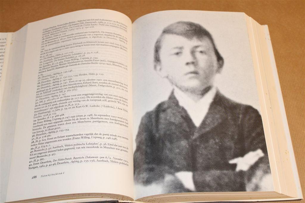 Hitler 1889-1936 — Biografie van Ian Kershaw, Verzenden, Gelezen, Europa