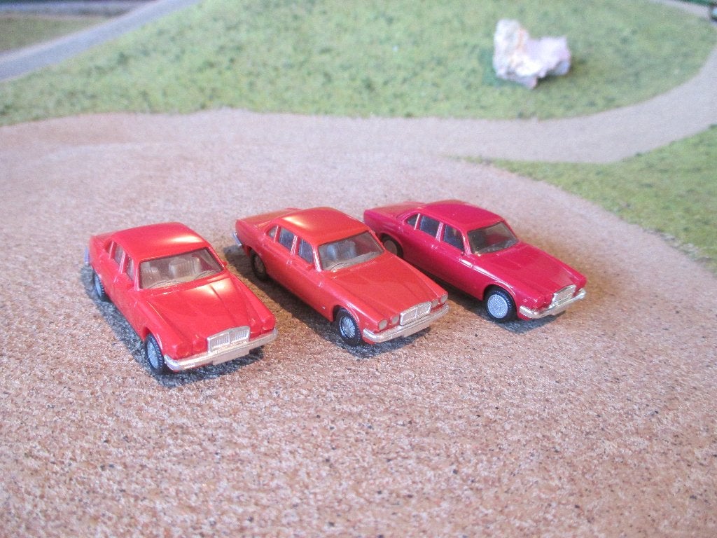 Jaguar XJ6 / XJ12 - Herpa Classic red met beige interieur, Ophalen of Verzenden, Zo goed als nieuw, Auto, Herpa