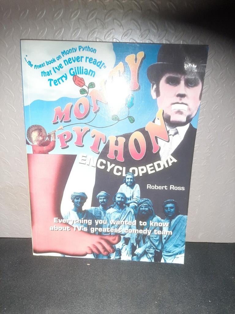 Monty Python Encyclopedia - Robert Ross (Engels), Boeken, Encyclopedieën, Robert Ross, Ophalen of Verzenden, Zo goed als nieuw