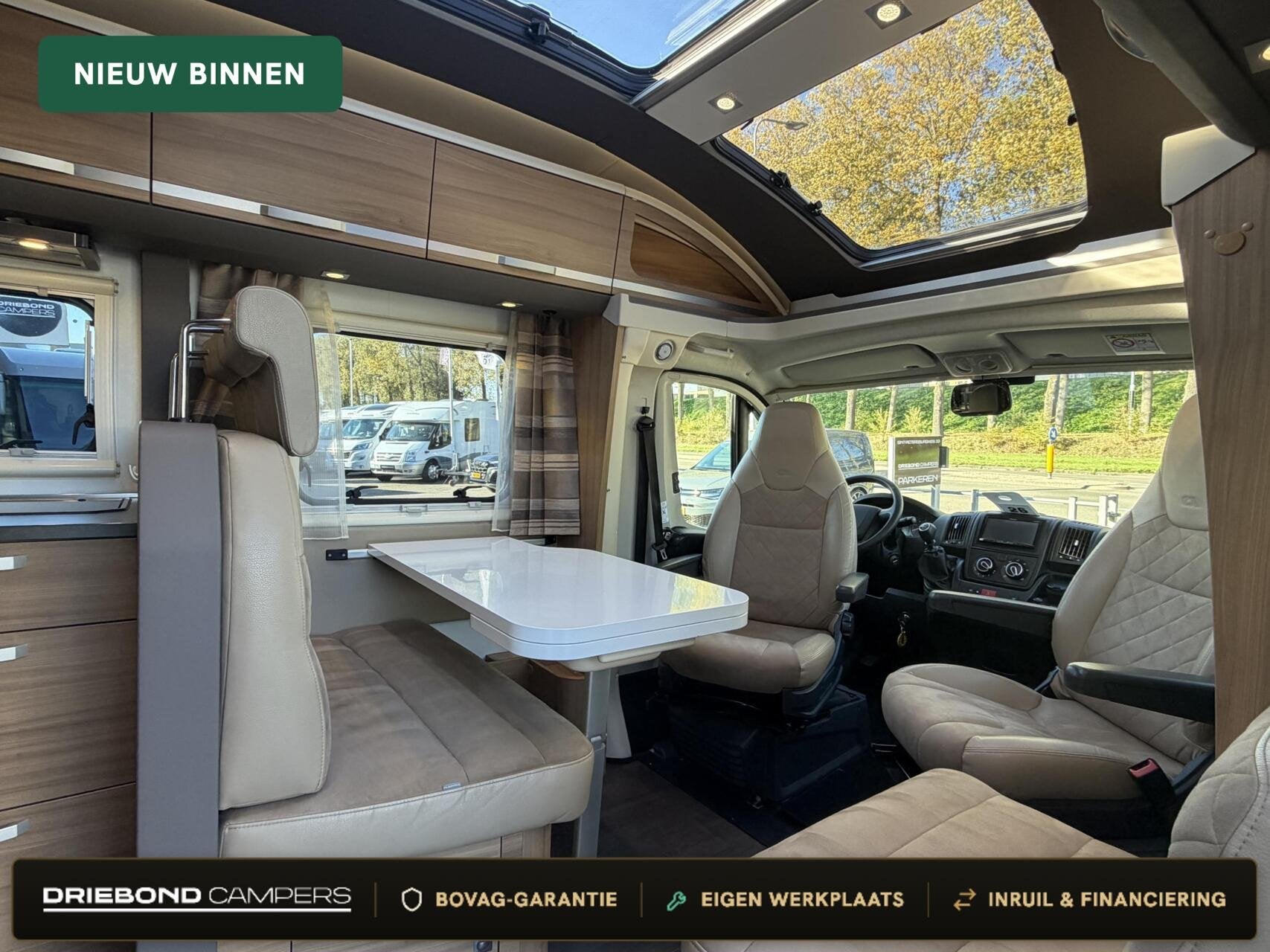 Adria Coral S 670SC Queensbed Luifel Luchtvering Vlakke Vloe, 7 tot 8 meter, Bedrijf, Elektrische ramen, Airconditioning