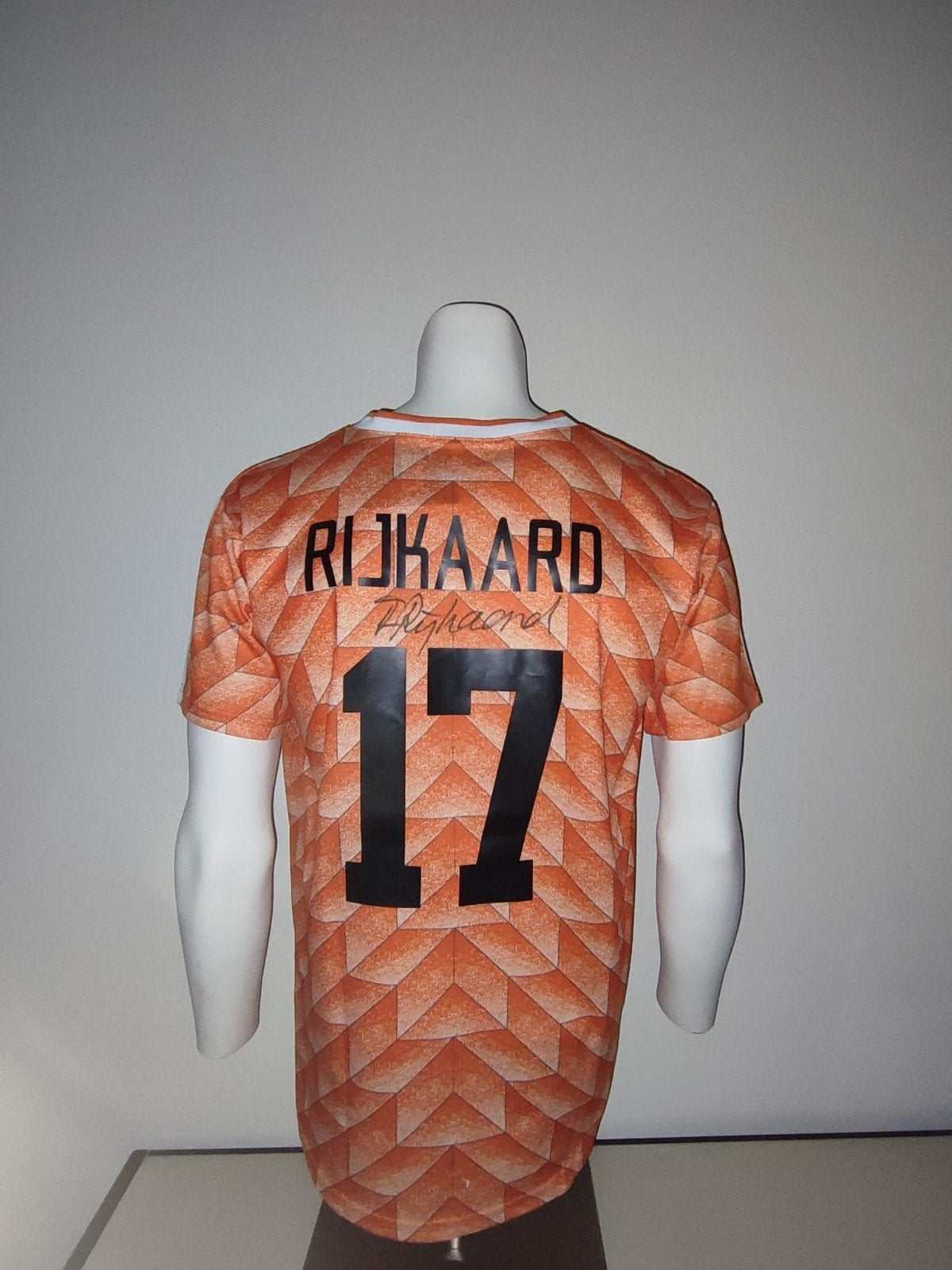 Nederlands elftal shirt gesigneerd door Frank Rijkaard + COA, Ophalen of Verzenden, Nieuw, Overige binnenlandse clubs, Shirt