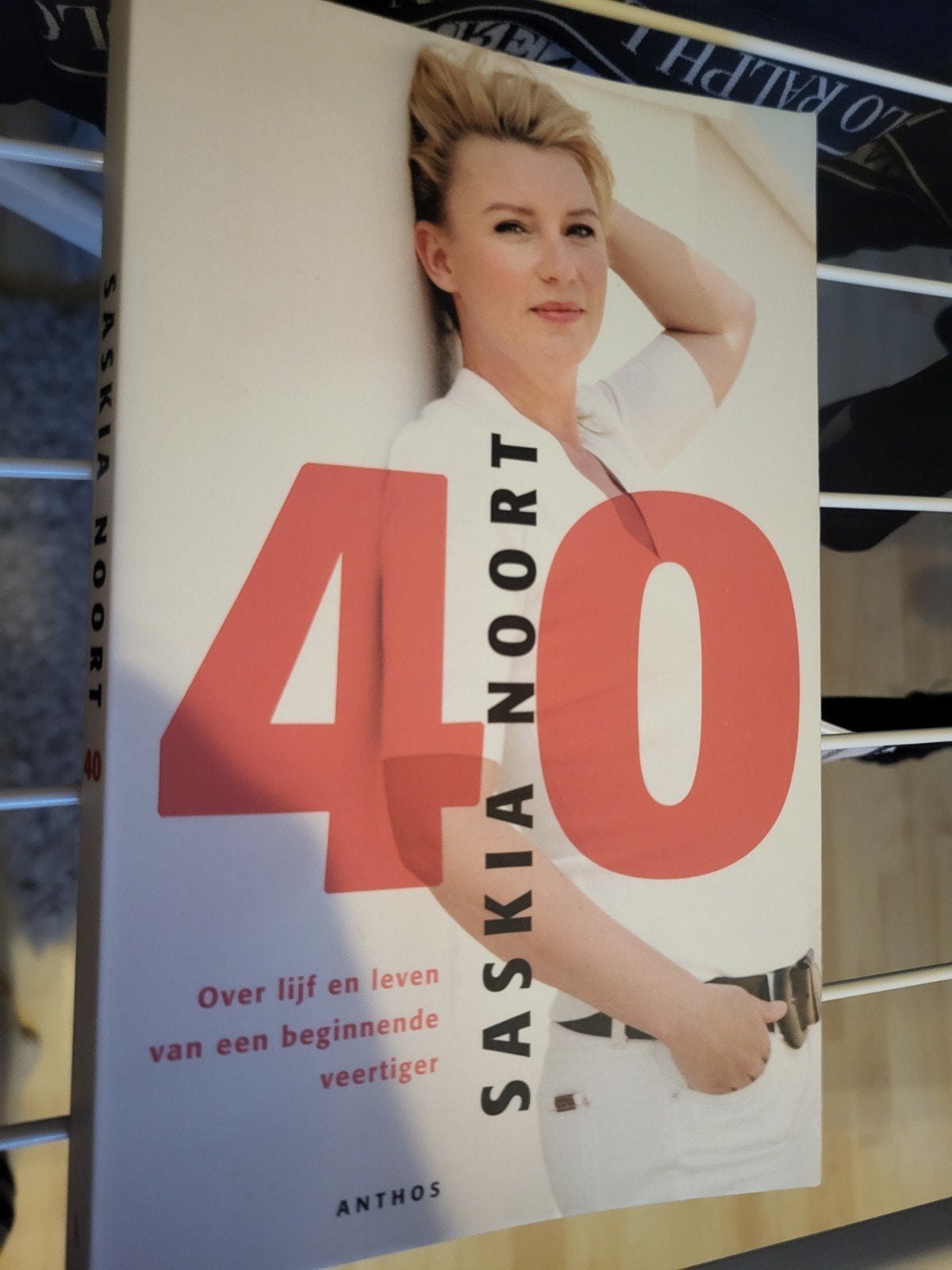 Saskia Noort - 40: Over lijf en leven, Ophalen of Verzenden, Zo goed als nieuw, Saskia Noort, Nederland