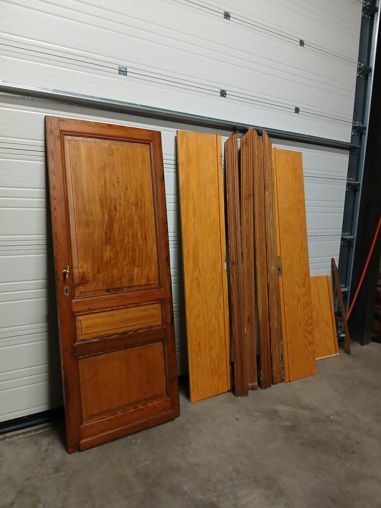 Oude pitch pine deur met omkasting + grenen deur, Ophalen, Gebruikt, Binnendeur, 200 tot 215 cm