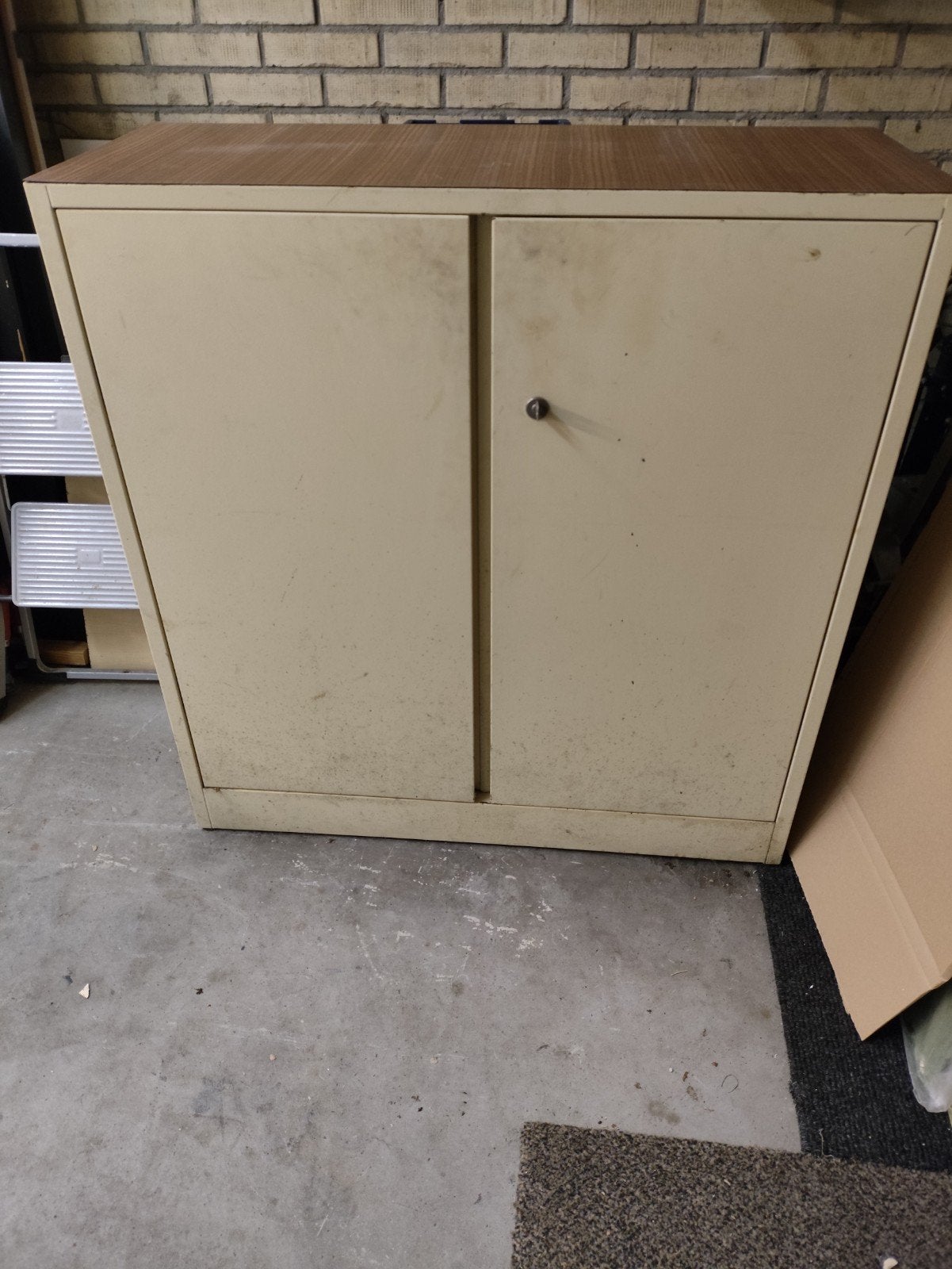 Metalen kast met 2 deuren, Ophalen, Gebruikt