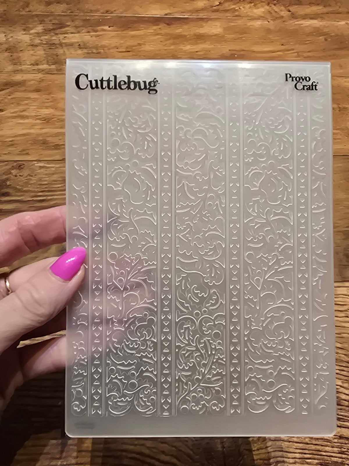Cuttlebug Provo Craft Embossingmal voor kaarten, Hobby en Vrije tijd, Geschikt voor karton, Gereedschap of Toebehoren, Zo goed als nieuw