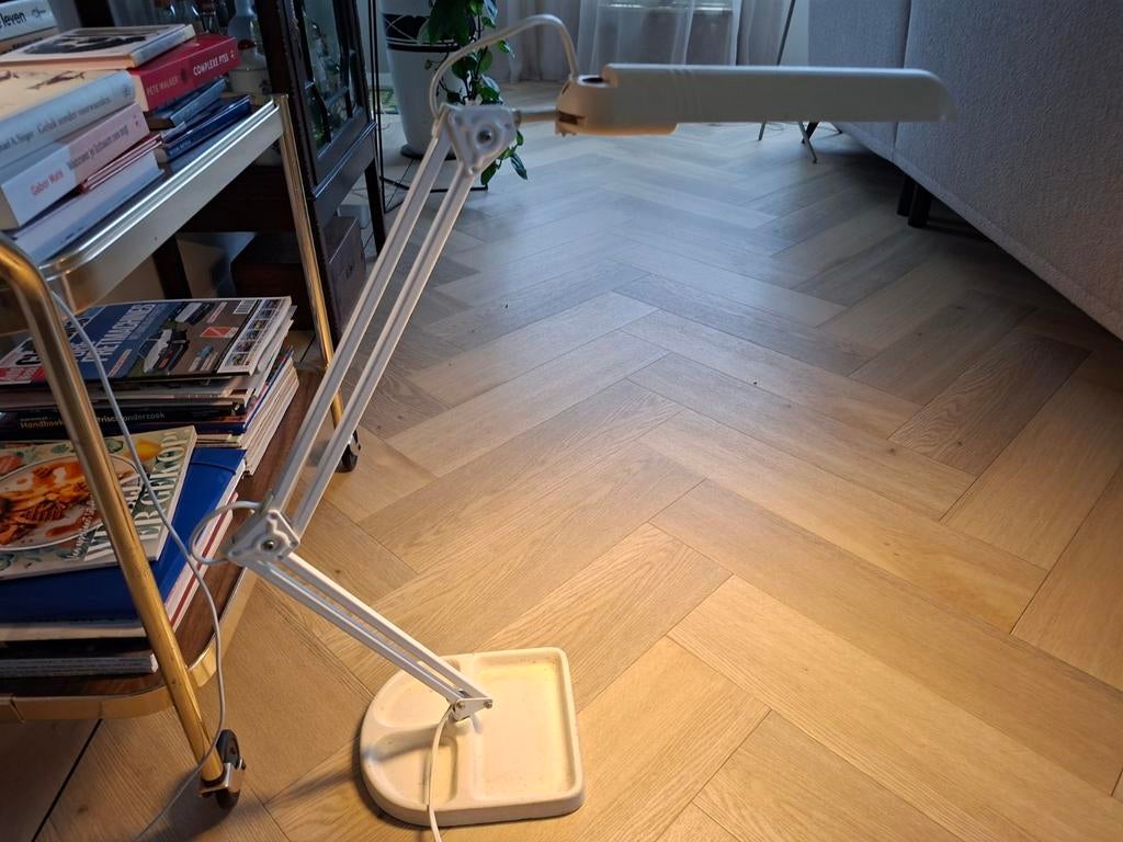 Witte verstelbare bureaulamp met zware voet, Ophalen, Gebruikt, 100 tot 150 cm, Modern