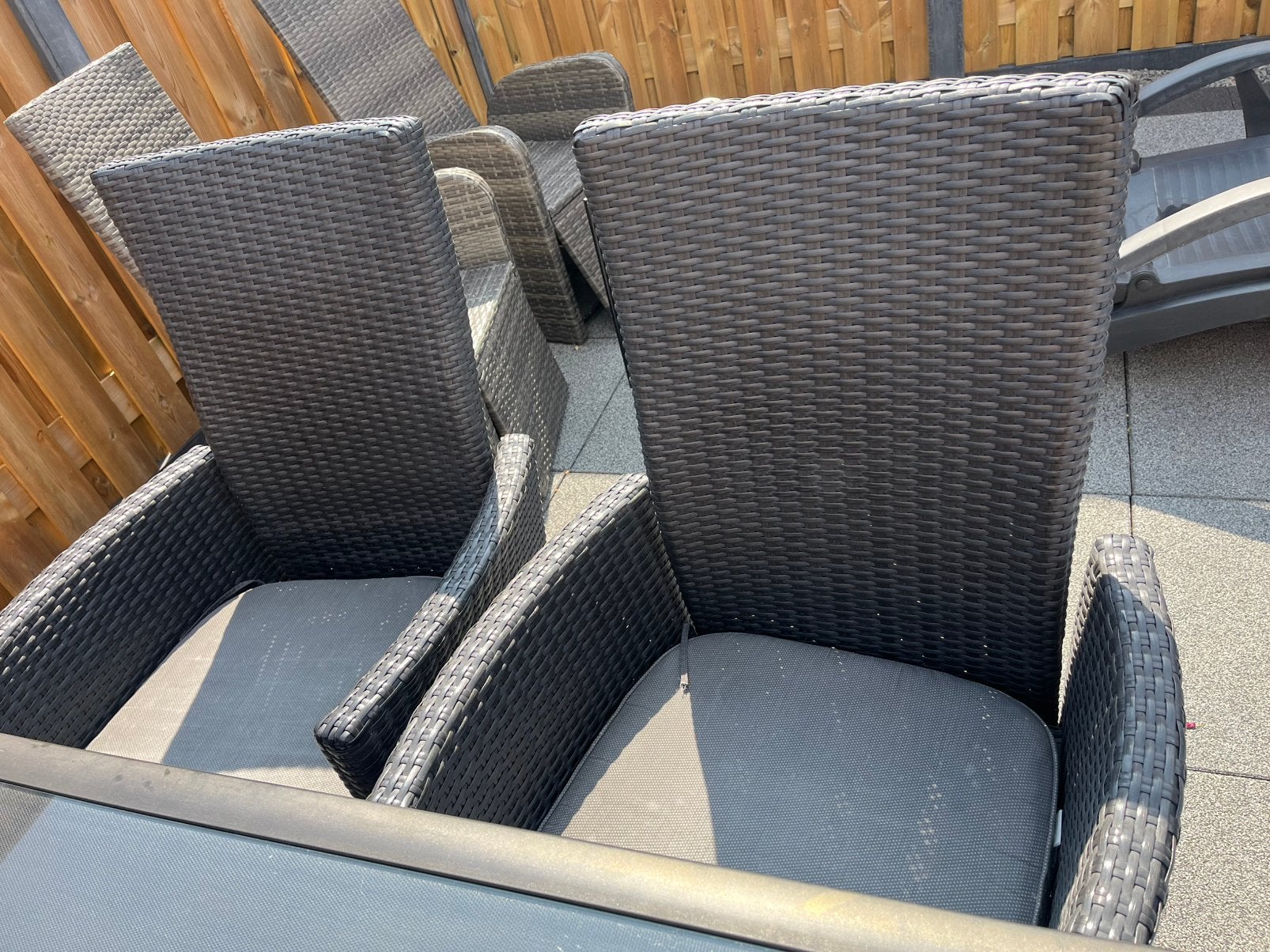 4 stevige tuinstoelen met kussens, Tuin en Terras, Tuinsets en Loungesets, Ophalen, 4 zitplaatsen, Kunststof, Gebruikt