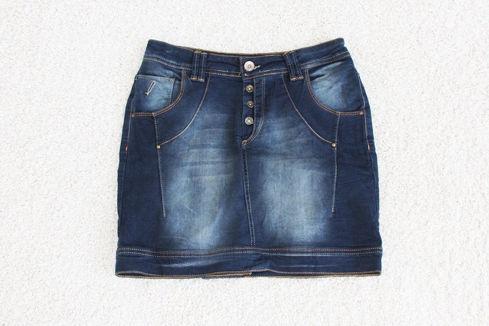 Fitt Originals Spijker Rokje (Maat 36) - 4 € 25,-