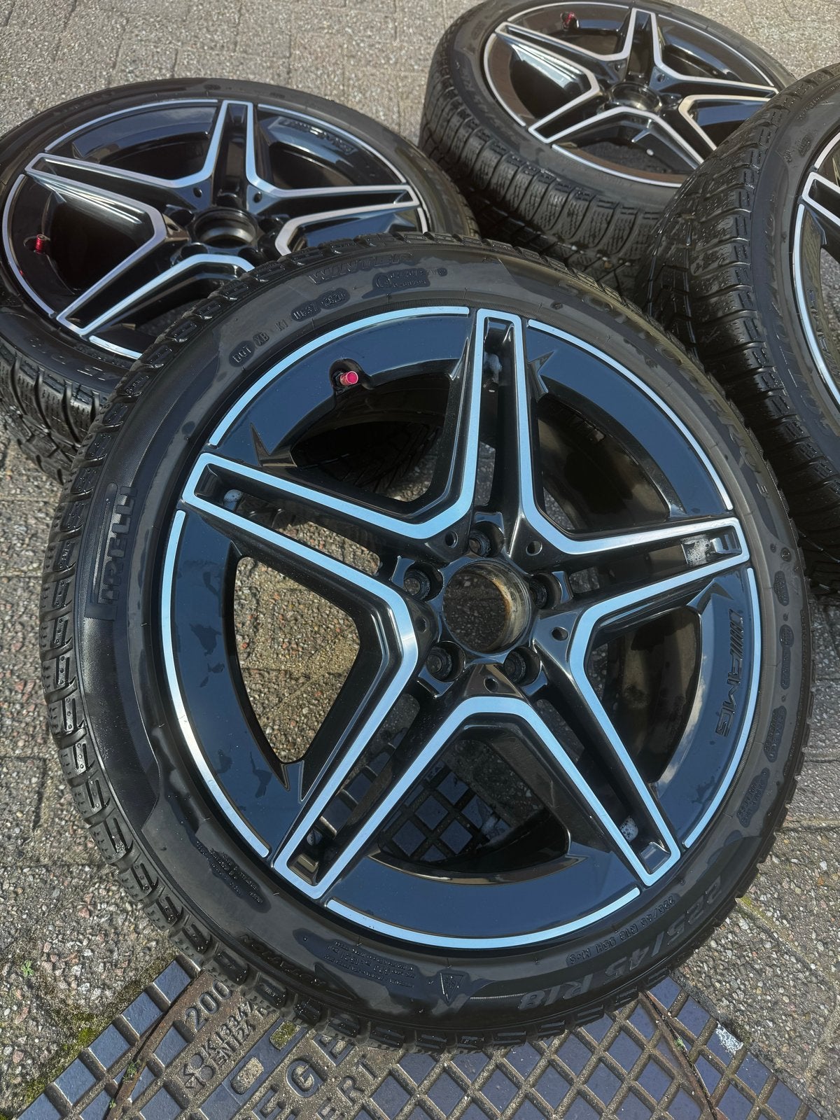 Originele Mercedes AMG velgen met winterbanden, Auto-onderdelen, Ophalen, 18 inch, Gebruikt, Banden en Velgen