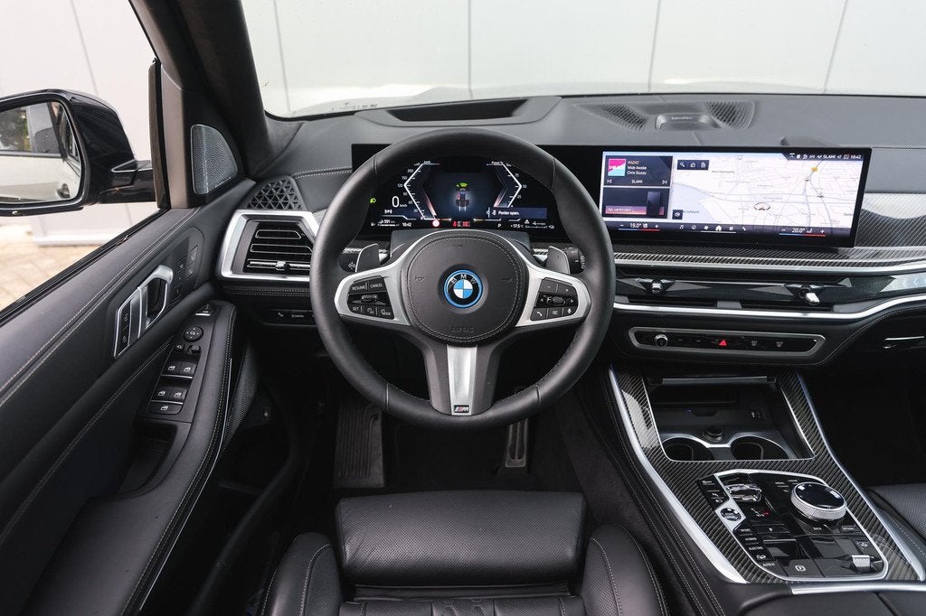 BMW X5 xDrive50e M Sport Automaat / Panoramadak / Trekhaak /, Auto's, 2395 kg, Met garantie (alle), Bedrijf, 489 pk