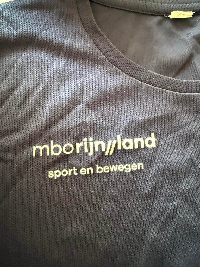 MBO Rijnland Sport en Bewegen shirtje - Maat S, Blauw, Overige typen, Ophalen of Verzenden, Zo goed als nieuw