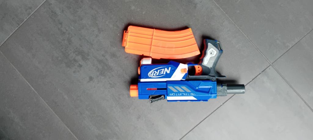 Nerf Retaliator Blaster met magazijn, Ophalen, Gebruikt