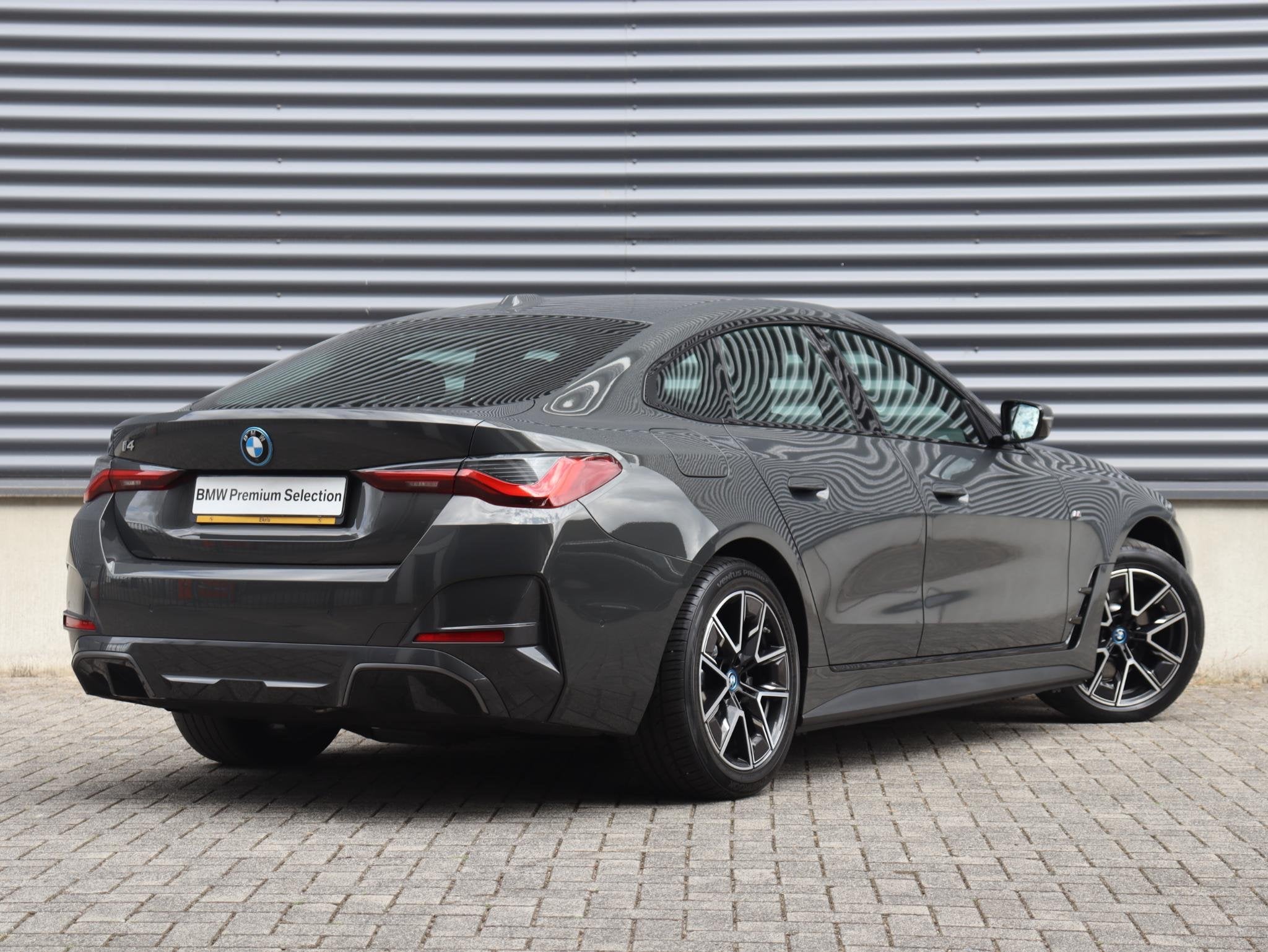 BMW i4 eDrive35 | High Executive | M Sportpakket | Head-Up |, Achterwielaandrijving, Gebruikt, Zwart, Met garantie (alle)