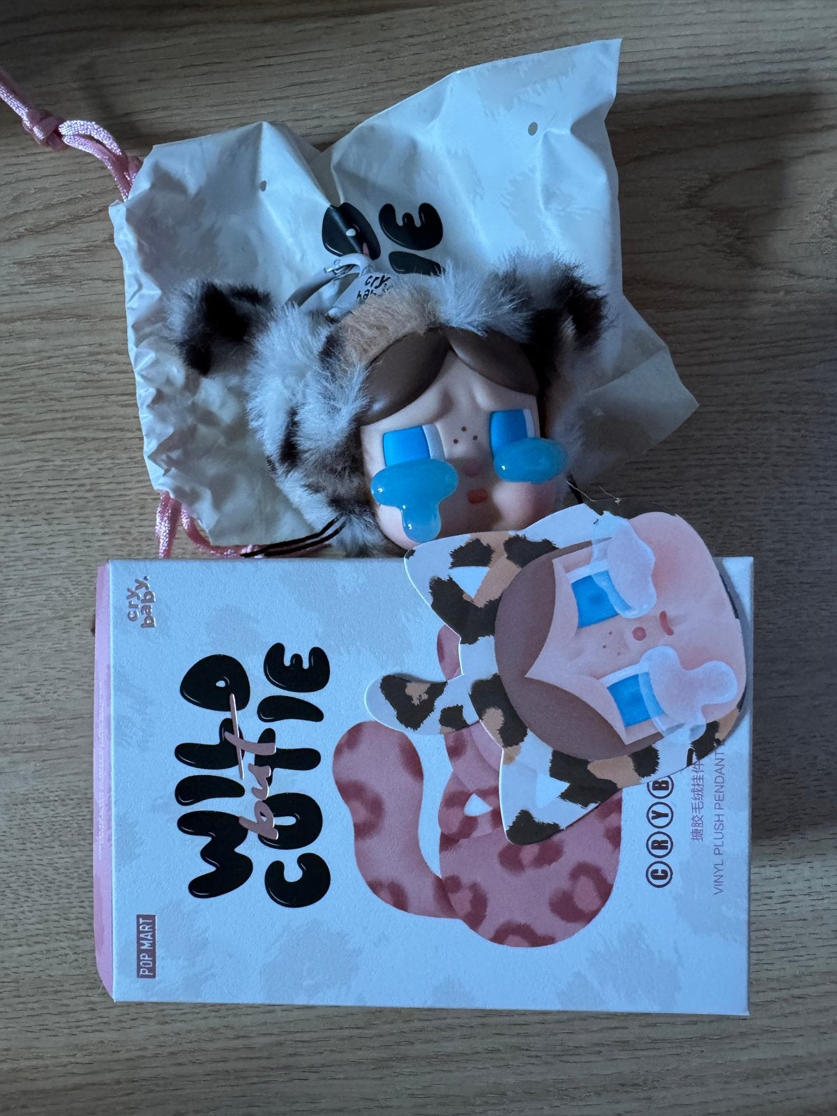 Crybaby x Pop Mart Vinyl Pluche Hanger - Kat, Ophalen of Verzenden, Nieuw, Jongen of Meisje
